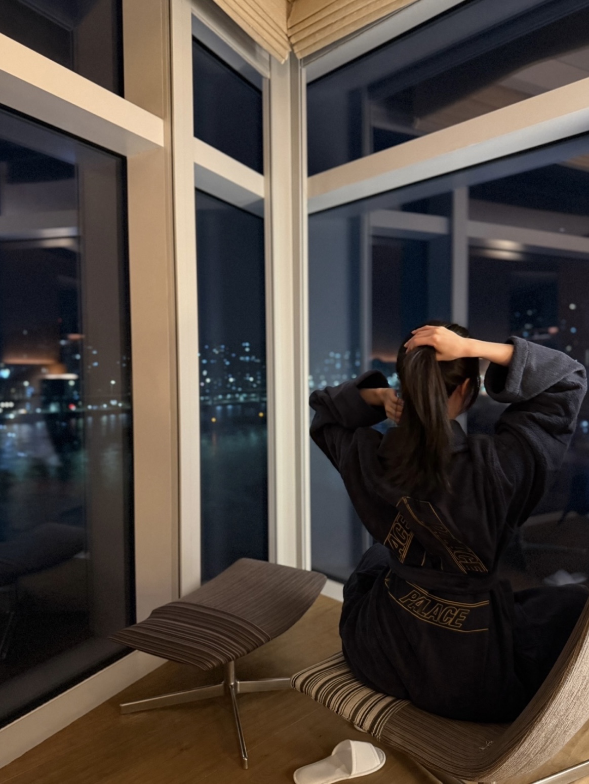 Palace Tri-Ferg Bathrobe Navy - 23FW 착용 스타일 - 1