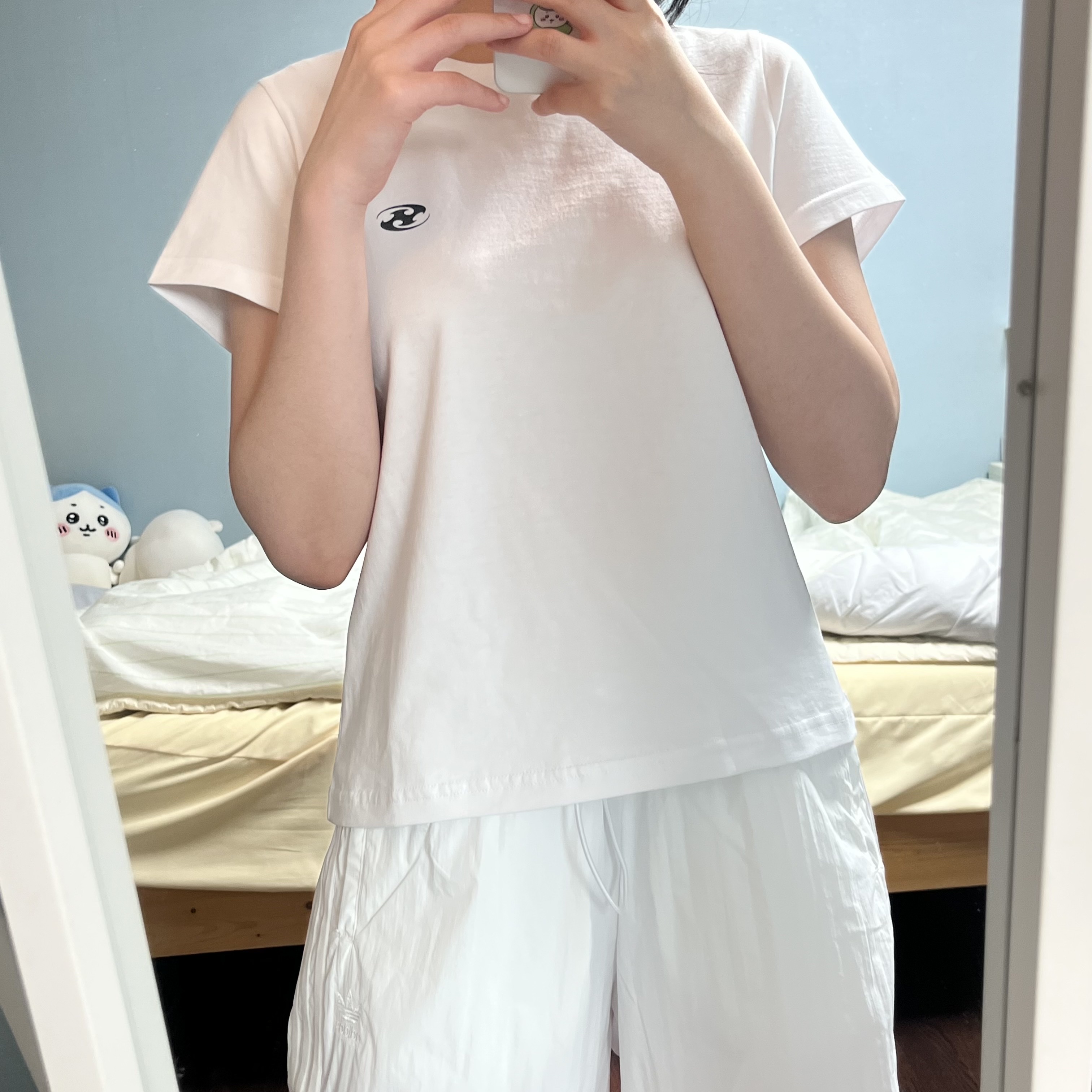 Sansan Gear Logo Women T-Shirt White_25SS 착용 스타일 - 1