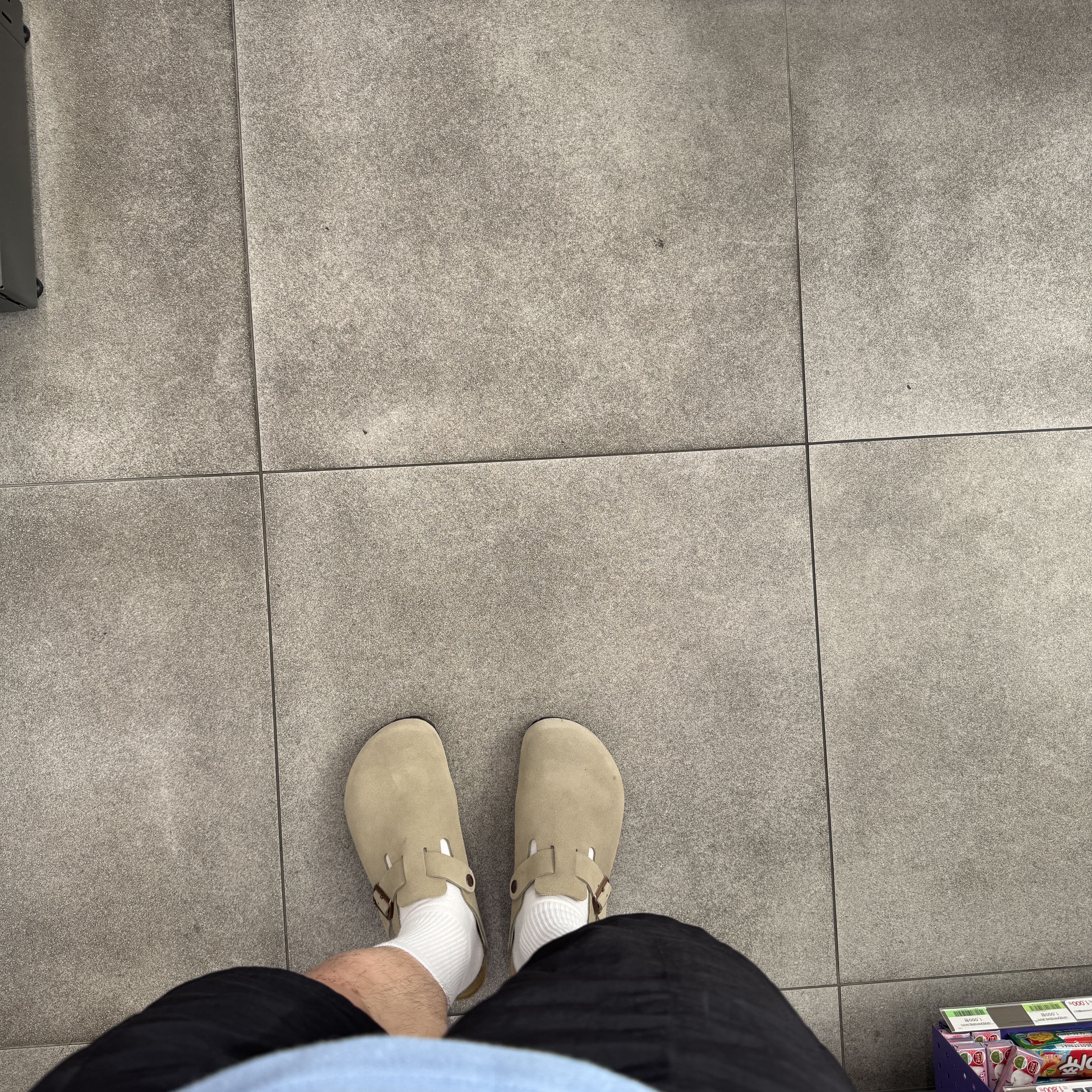Birkenstock Boston Suede Leather Taupe - Regular 착용 스타일
