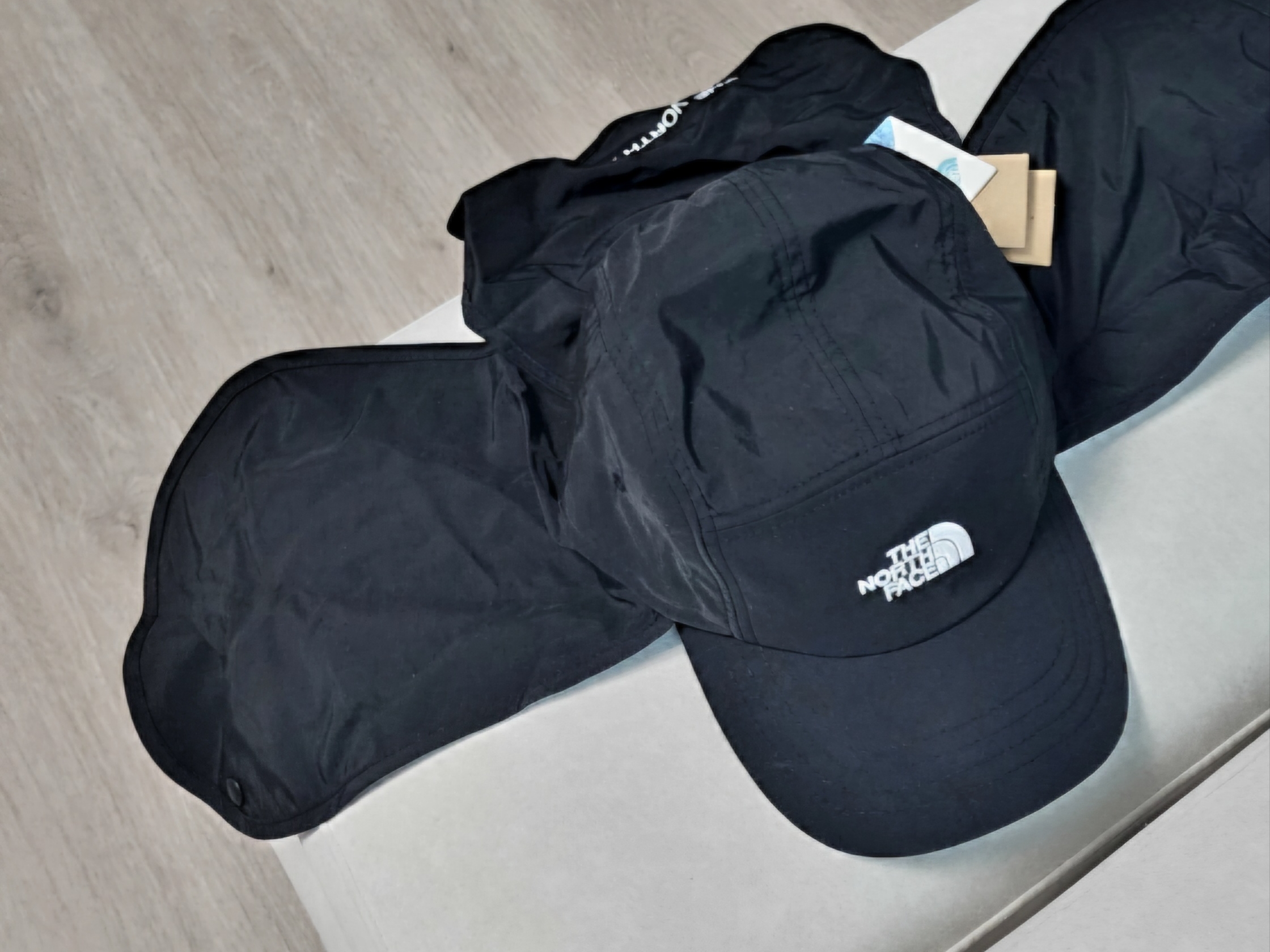 The North Face Eco Light Shield Cap Black 착용 스타일 - 1