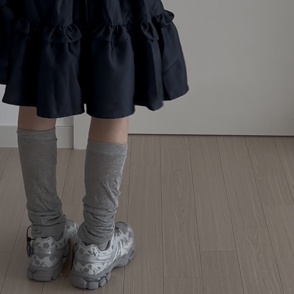Asics x Cecilie Bahnsen Gel-Cumulus 16 Gray 착용 스타일 - 3