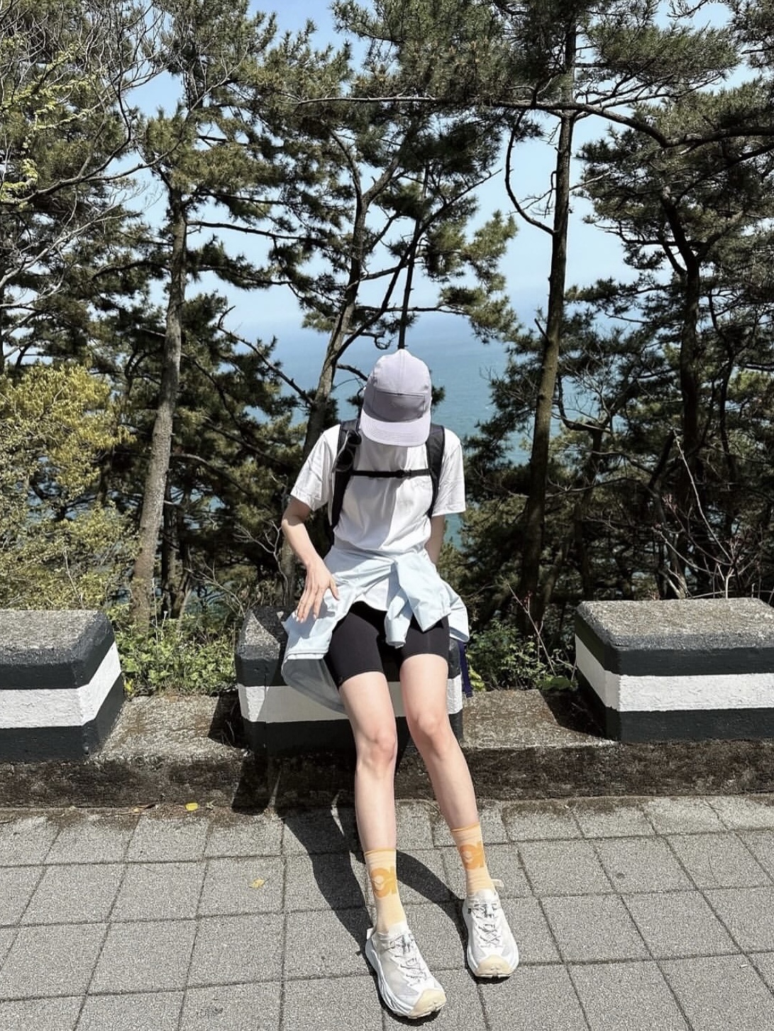 Arc'teryx Norvan Cap Black, Arc'teryx Aerios 35 Backpack Black 착용 스타일 - 3