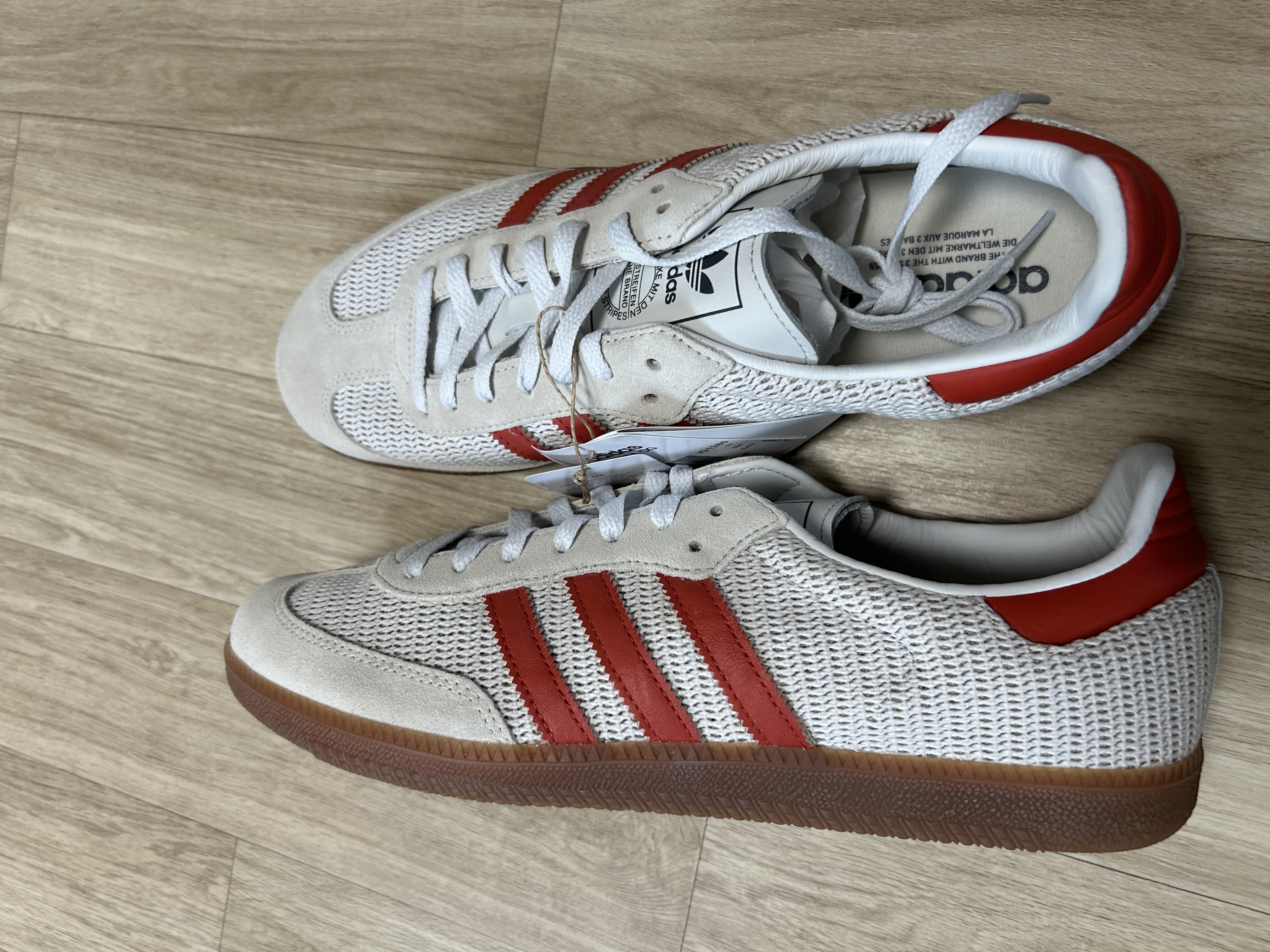Adidas Samba OG Crystal White Preloved Red 착용 스타일