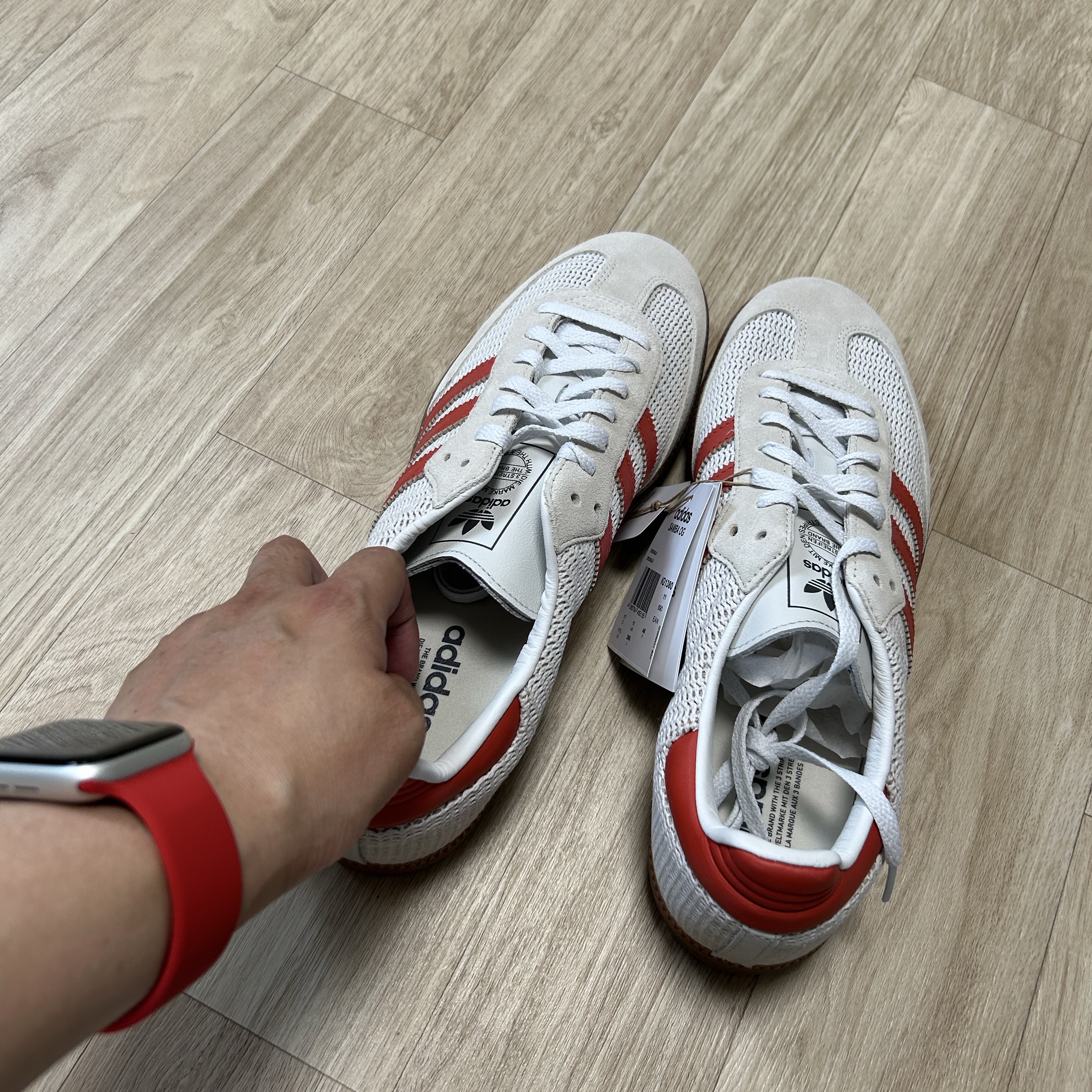 Adidas Samba OG Crystal White Preloved Red 착용 스타일