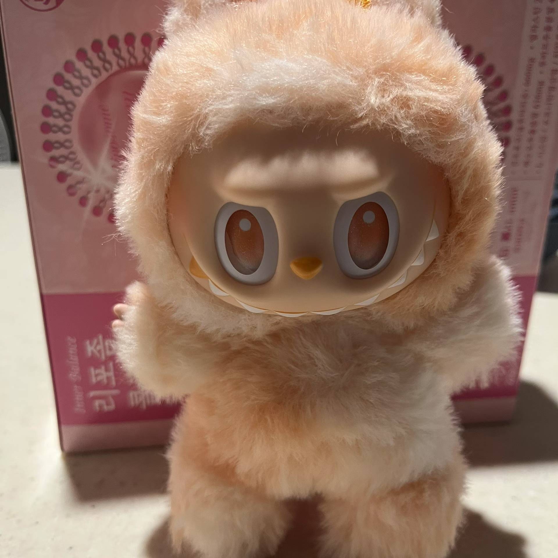 Pop Mart Labubu The Monsters Highlight Series Sealed Case (6 Blind Boxes) 착용 스타일