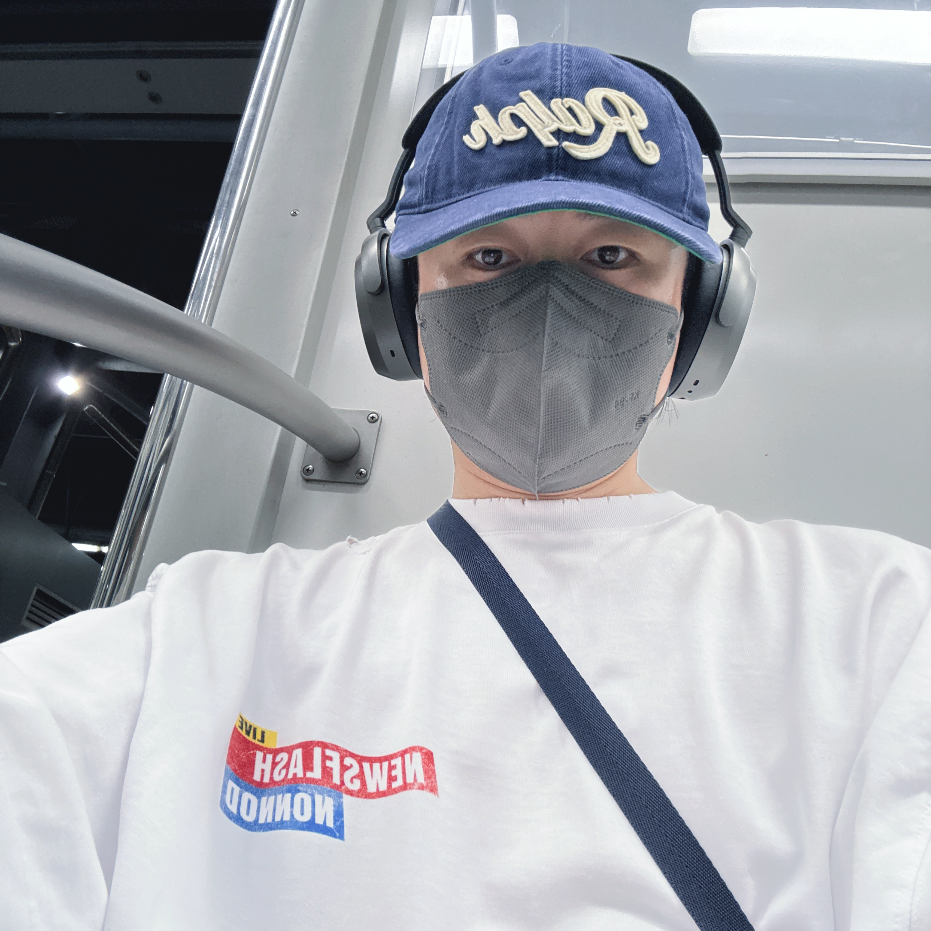 [20% 적립] Polo Ralph Lauren Applique Twill Ball Cap Newport Navy - 25SS, Nonnod Puckering News Flash T-Shirt Washed White 착용 스타일