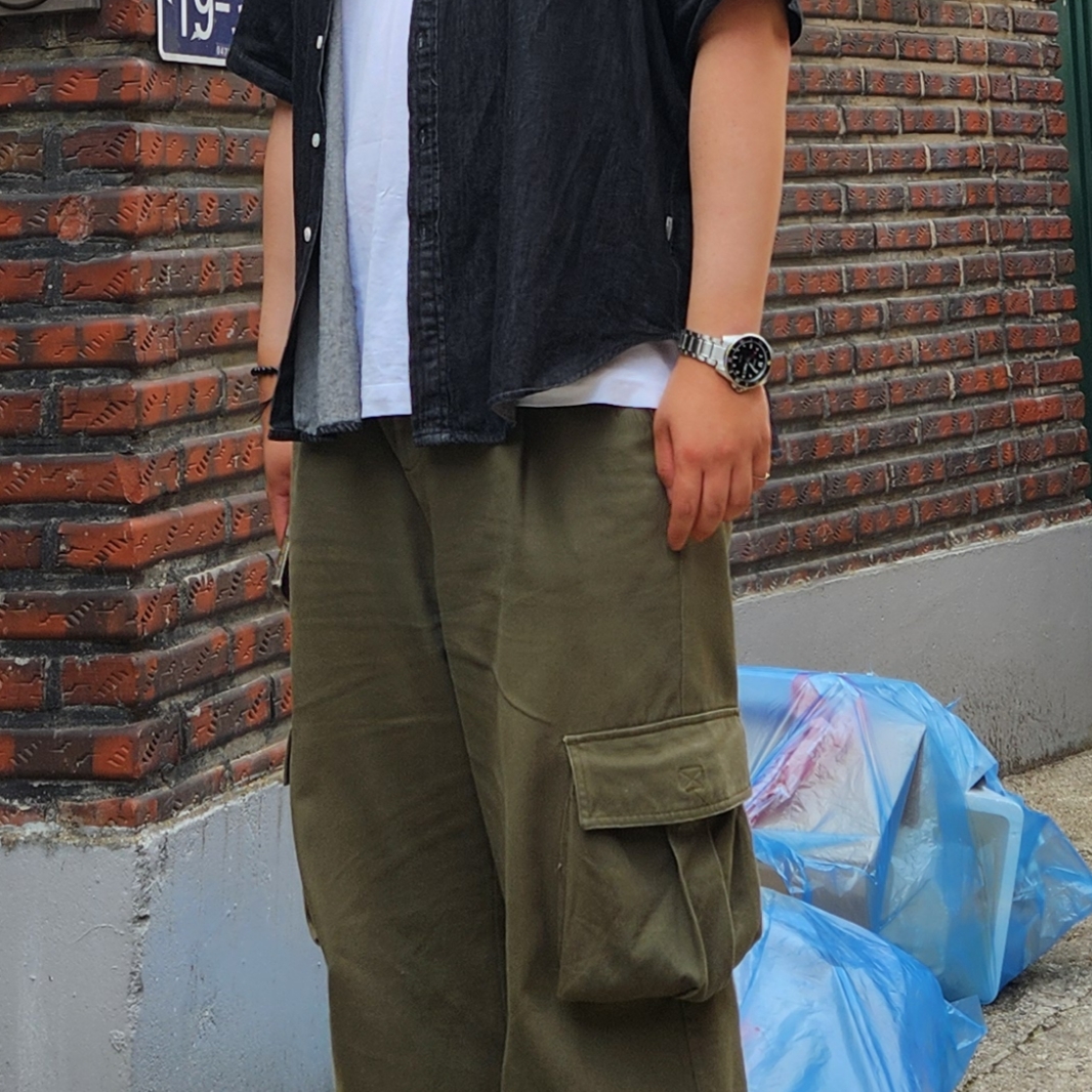 Casio MDV-107D-1A1V, Stone Island 2100039 60/2 Cotton Jersey Slim Fit T-Shirt with Compass Logo Patch White - 25SS 착용 스타일 - 2