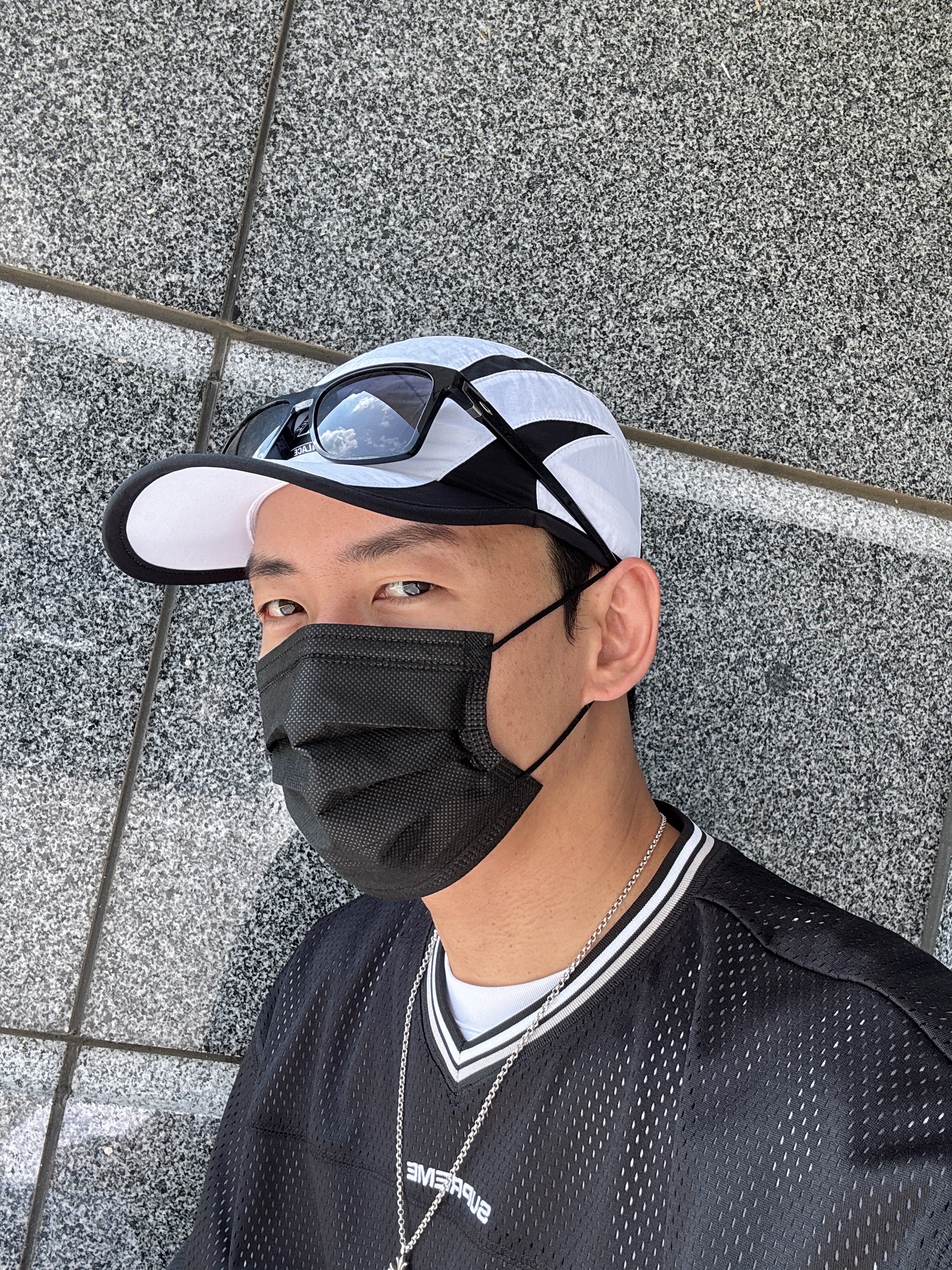 Palace Tri Strike Shell Runner Cloud - 25SS, Supreme Jacquard Rib Football Jersey Black - 24FW 착용 스타일 - 2