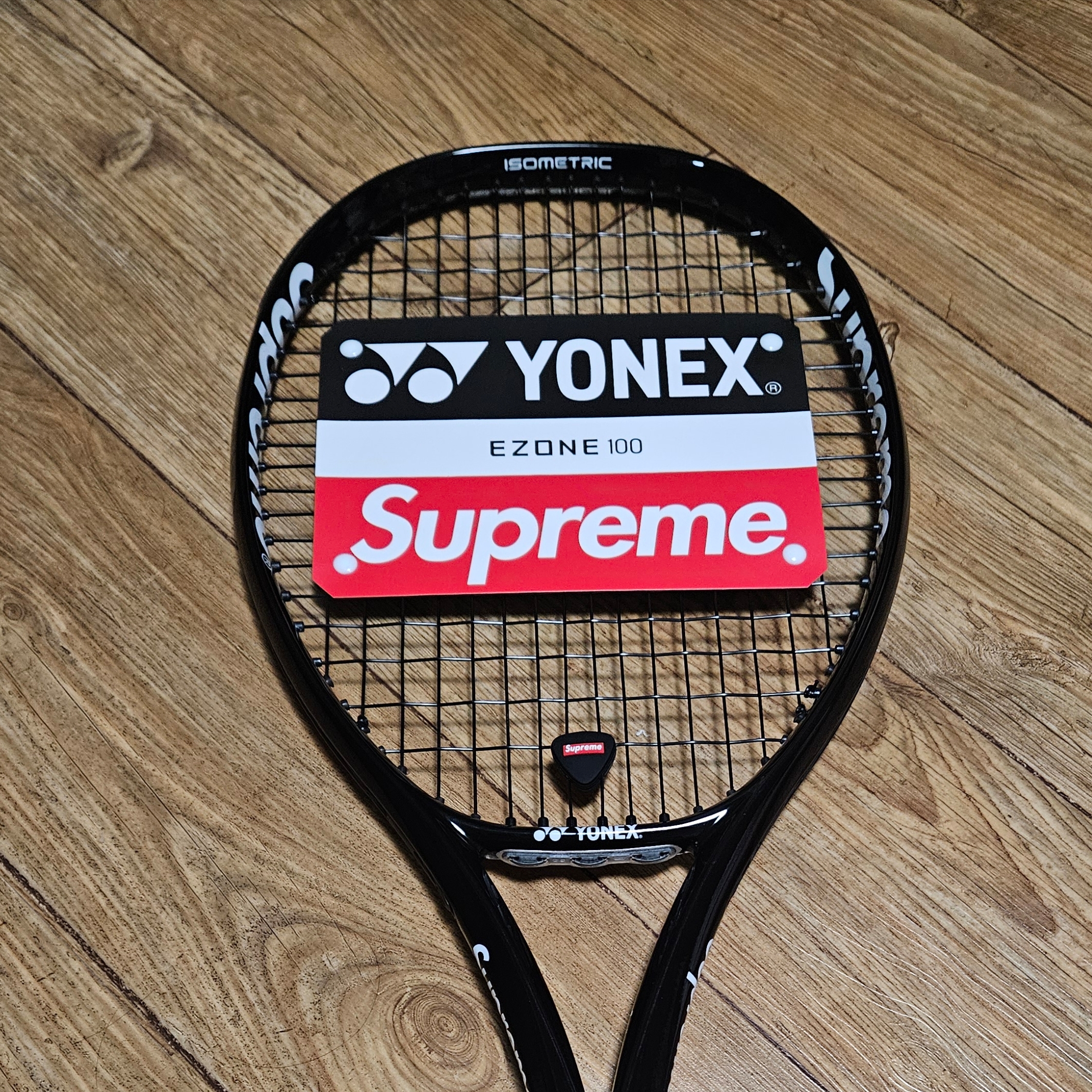 Supreme x Yonex Ezone 100L (305G / 10.8 oz.) Racquet Black - 25SS 착용 스타일