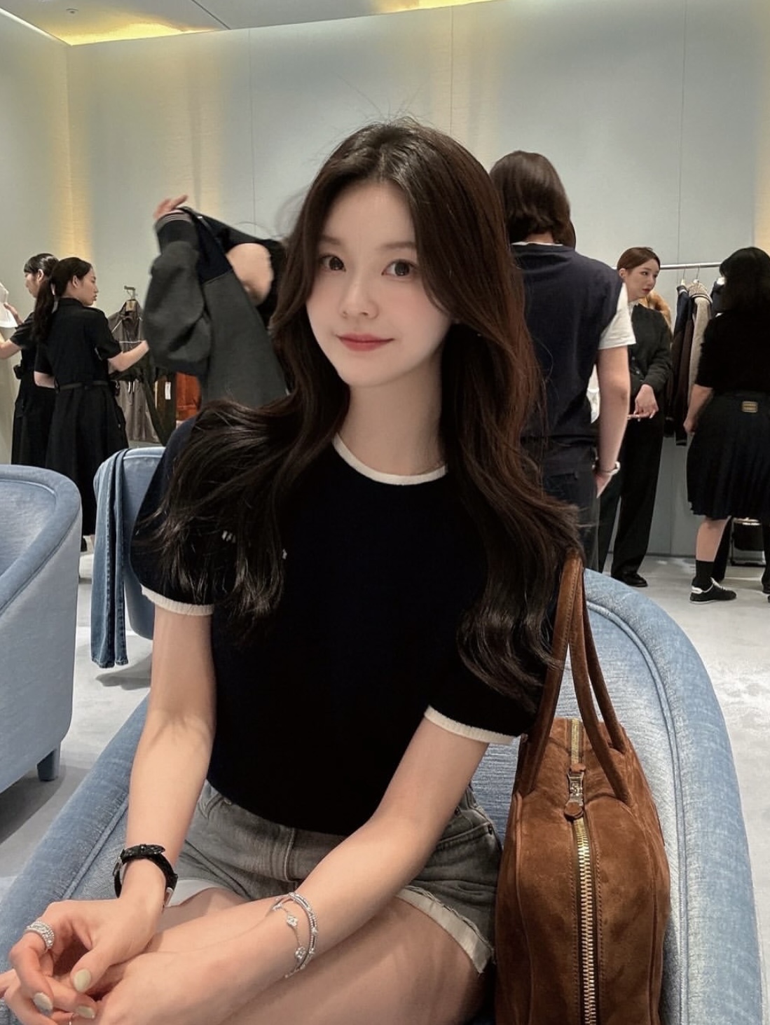 (W) Miu Miu Denim Shorts Grey, Miu Miu Suede Beau Bag Cocoa Brown 착용 스타일 - 1