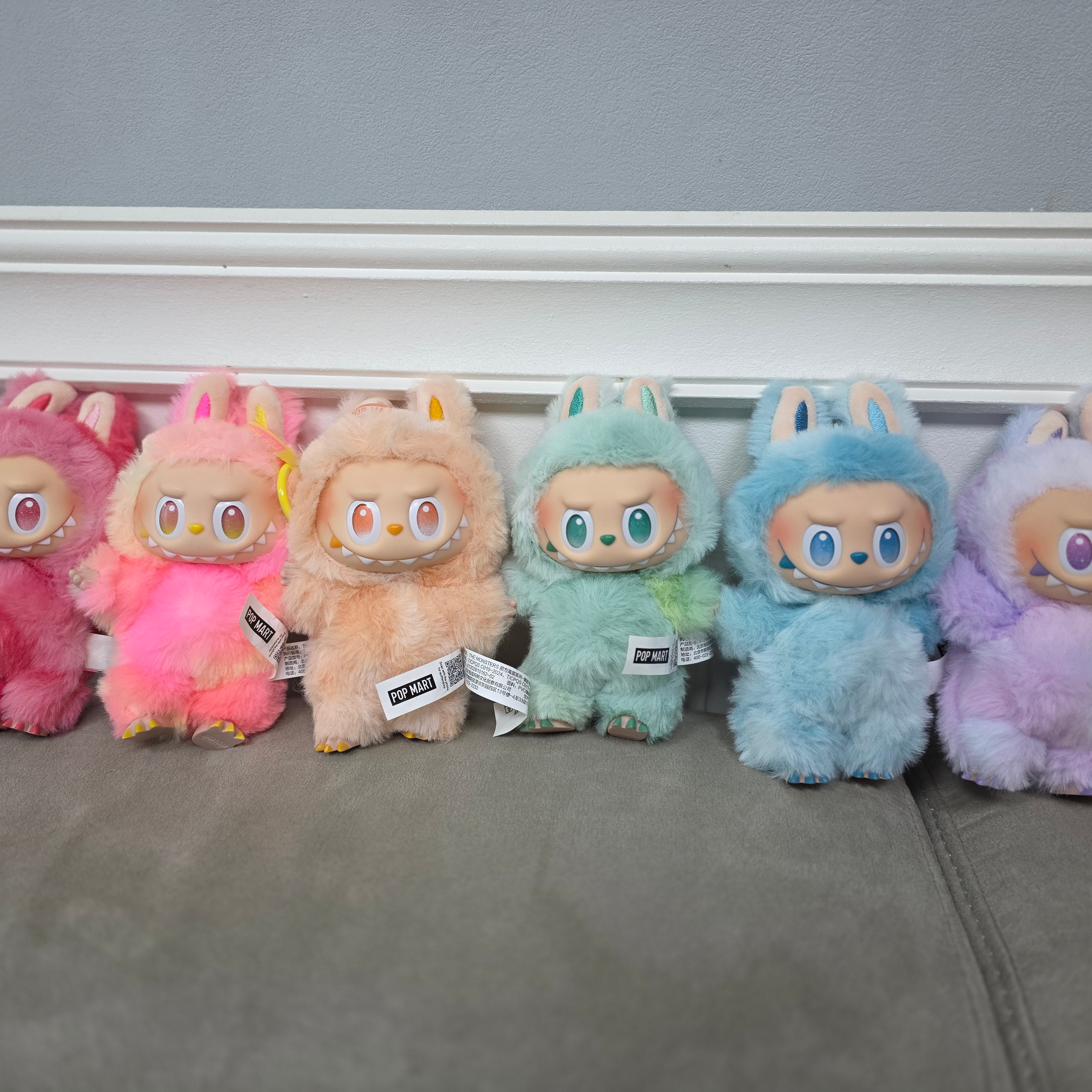 Pop Mart Labubu The Monsters Highlight Series Sealed Case (6 Blind Boxes) 착용 스타일