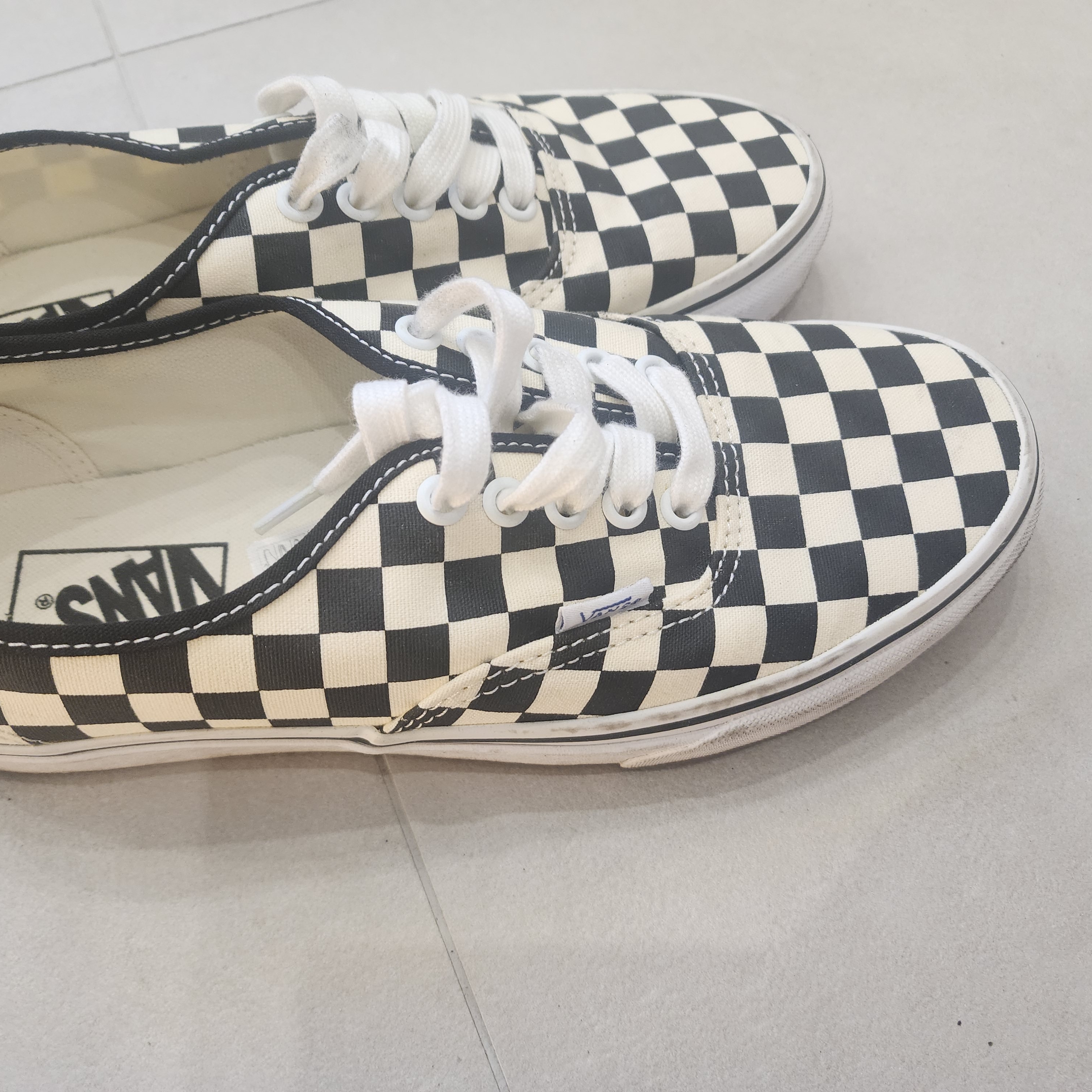Vans Authentic Golden Coast Checkerboard 착용 스타일