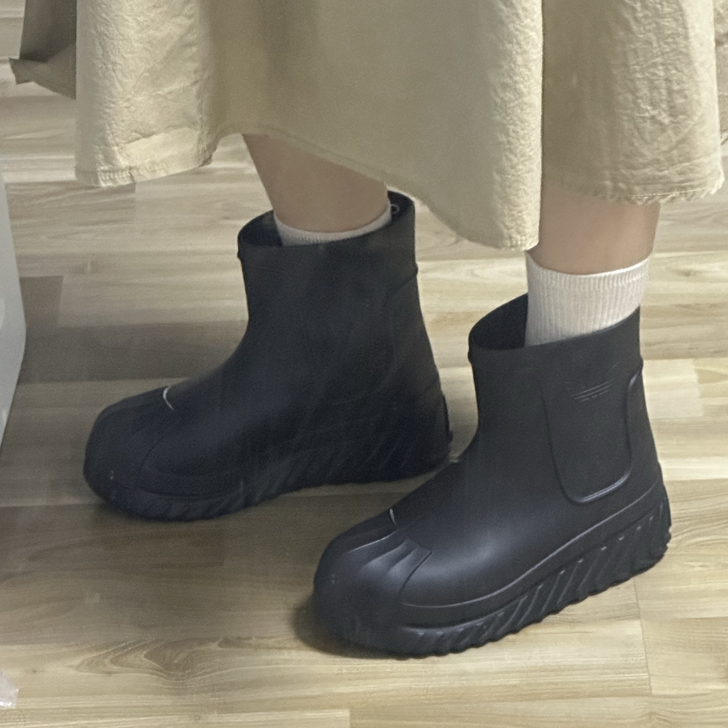 (W) Adidas Adifom Superstar Boot Black 착용 스타일 - 2