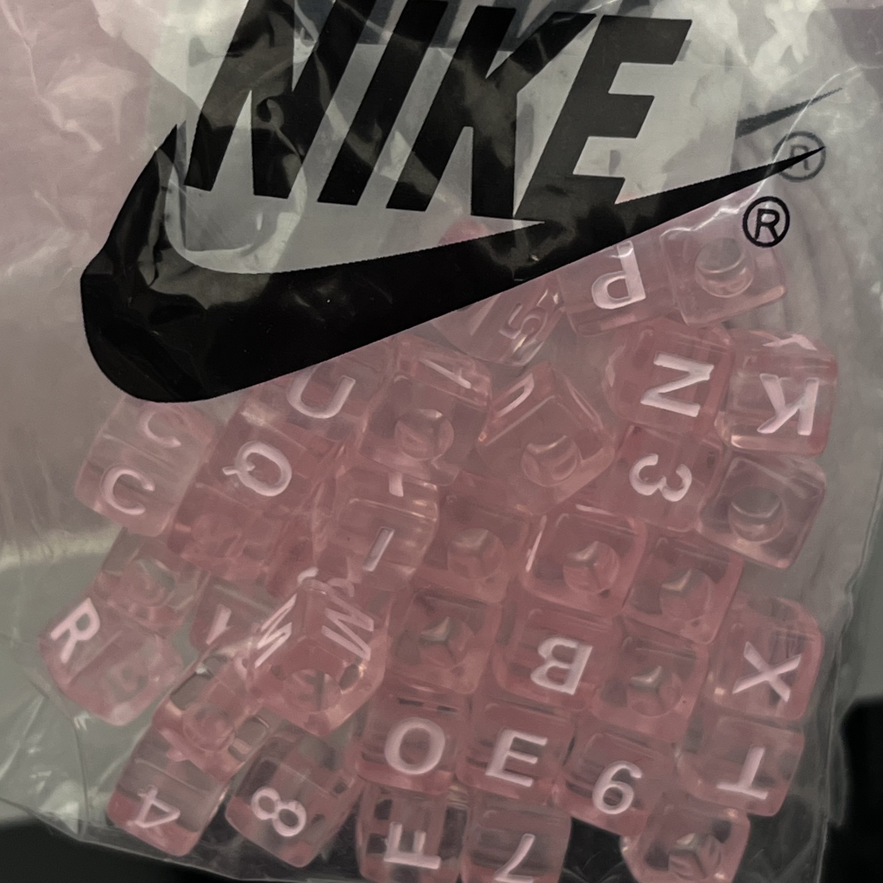 Nike x Drake Nocta Air Force 1 Low SP Certified Lover Boy Pink Foam 착용 스타일 - 3