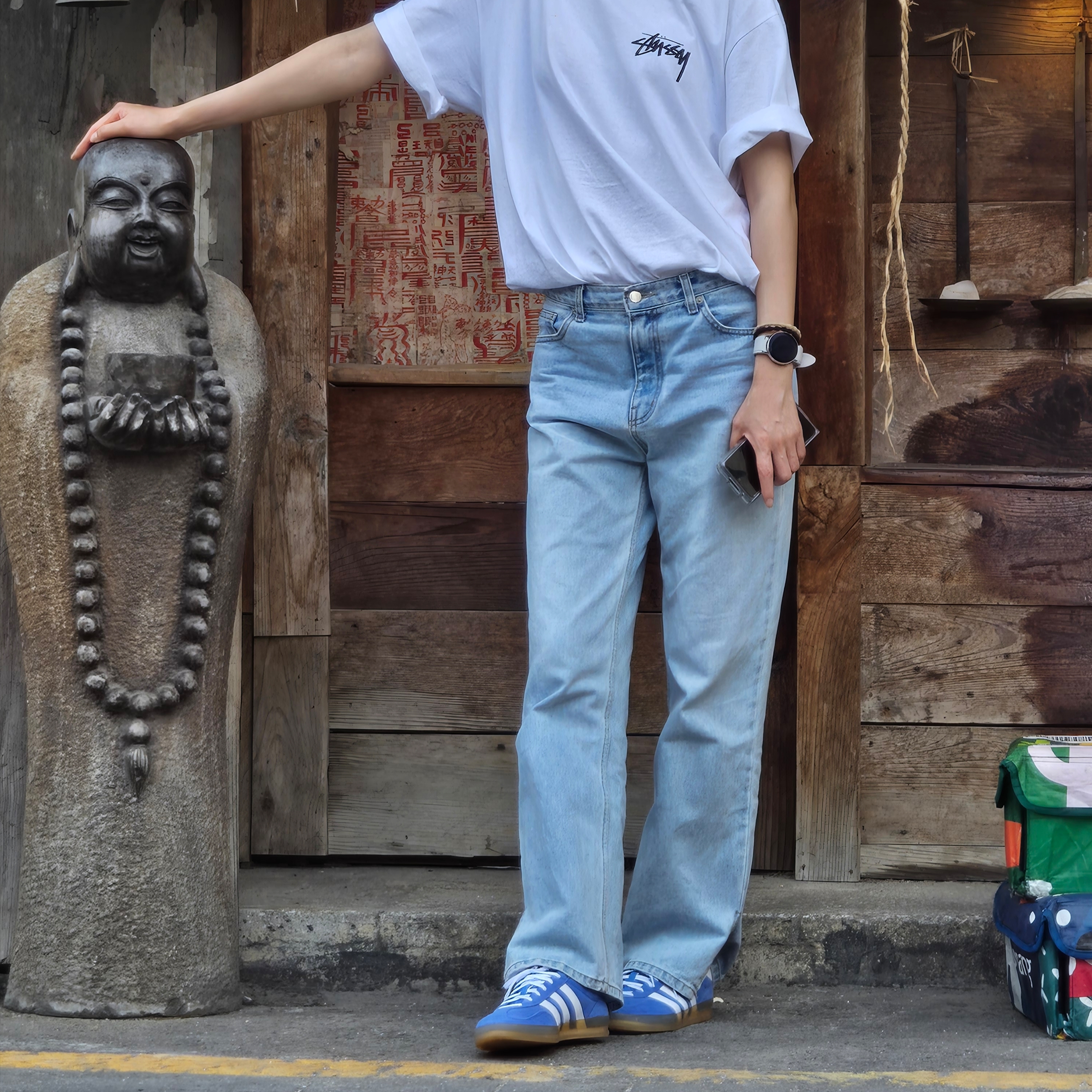 Stussy Plush T-Shirt White, (W) Adidas Gazelle Indoor Blue Fusion Cloud White 착용 스타일