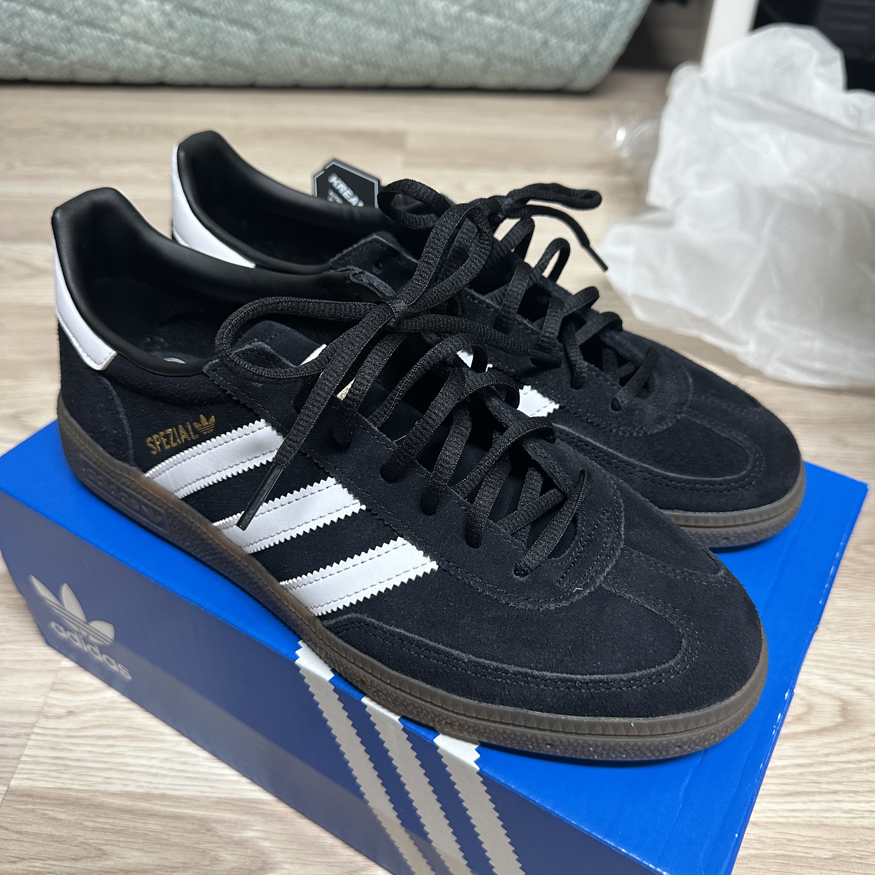 Adidas Spezial Handball Core Black 착용 스타일 - 2