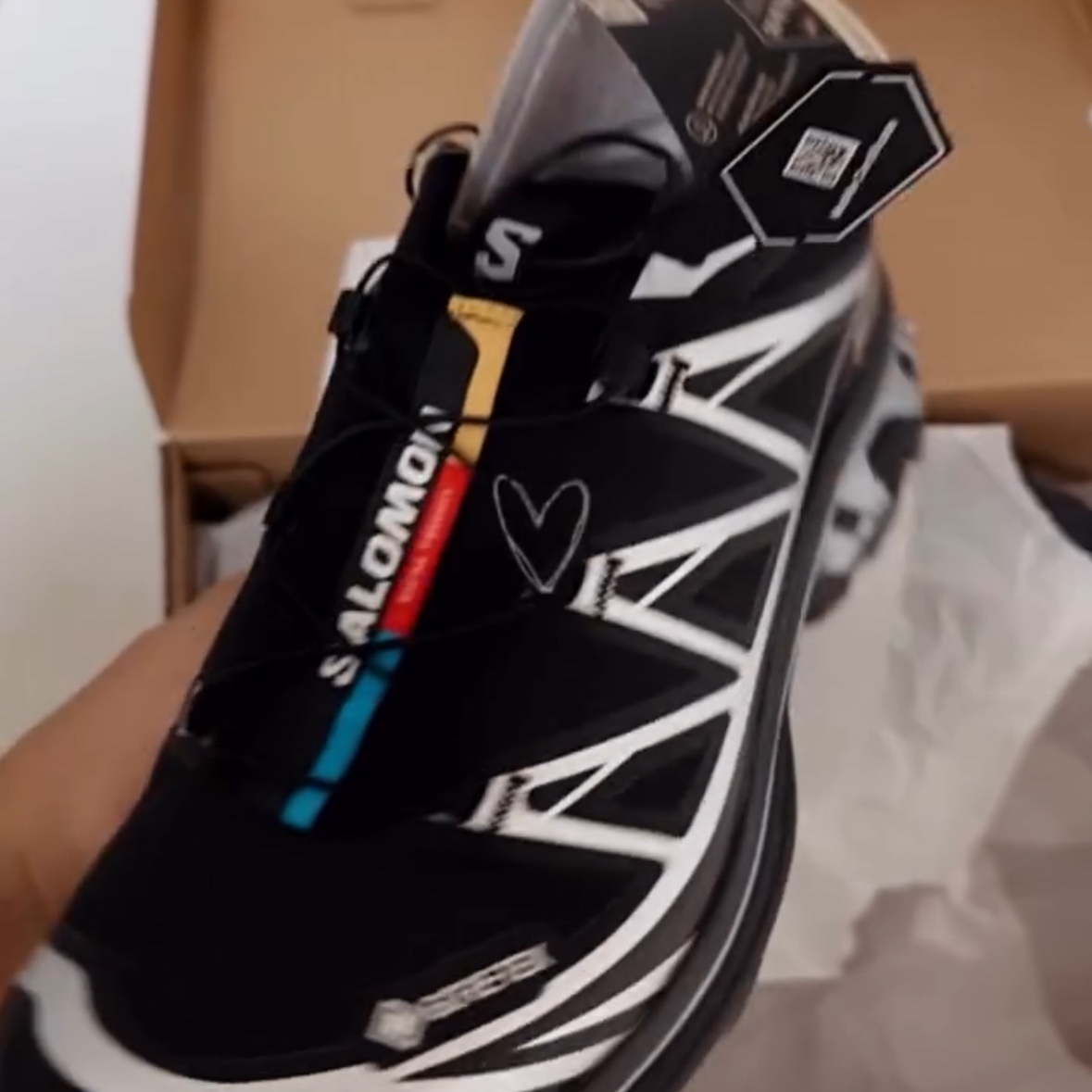 Salomon XT-6 GTX Black Silver 착용 스타일