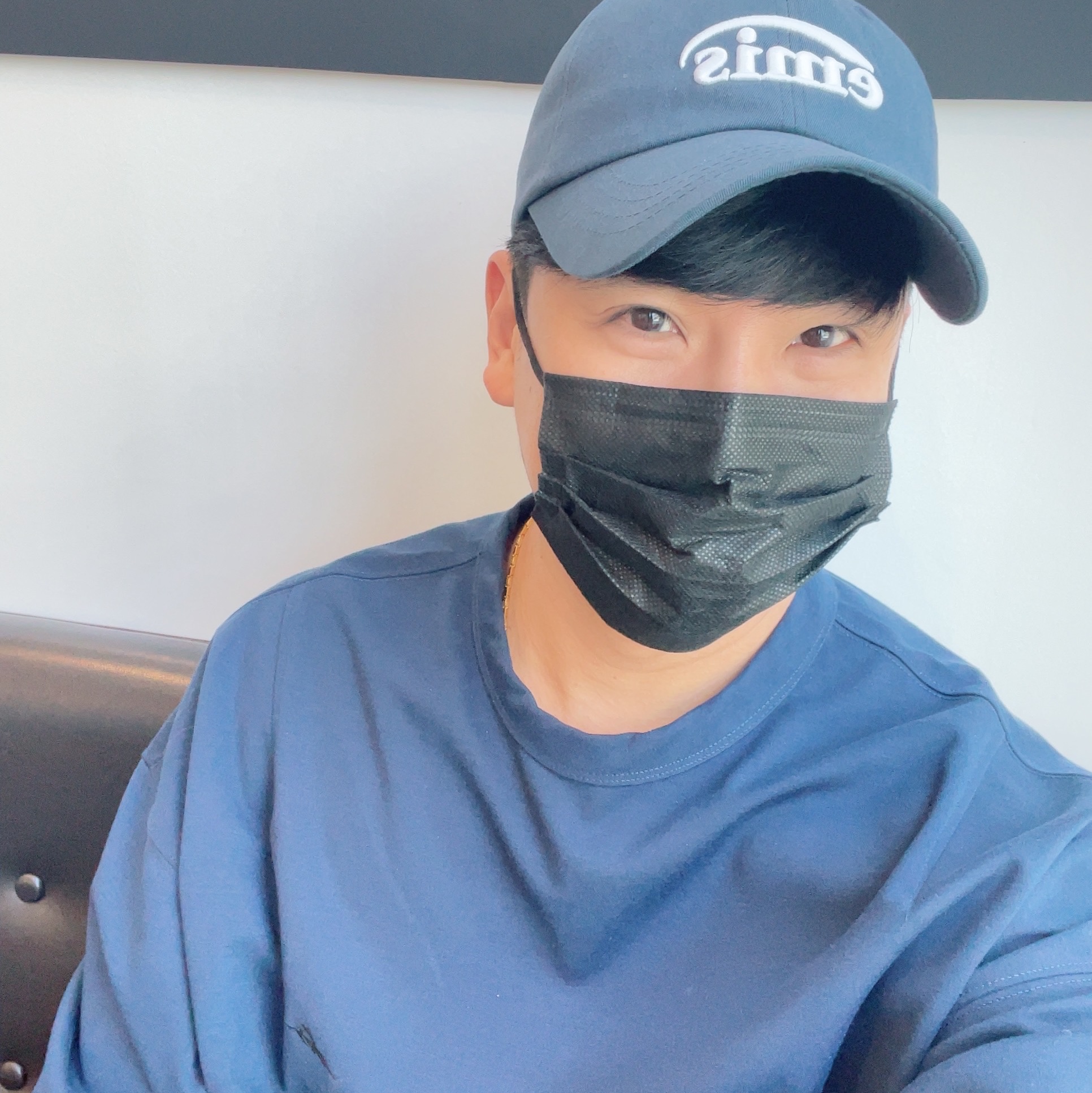 Emis New Logo Emis Cap Navy 착용 스타일 - 2