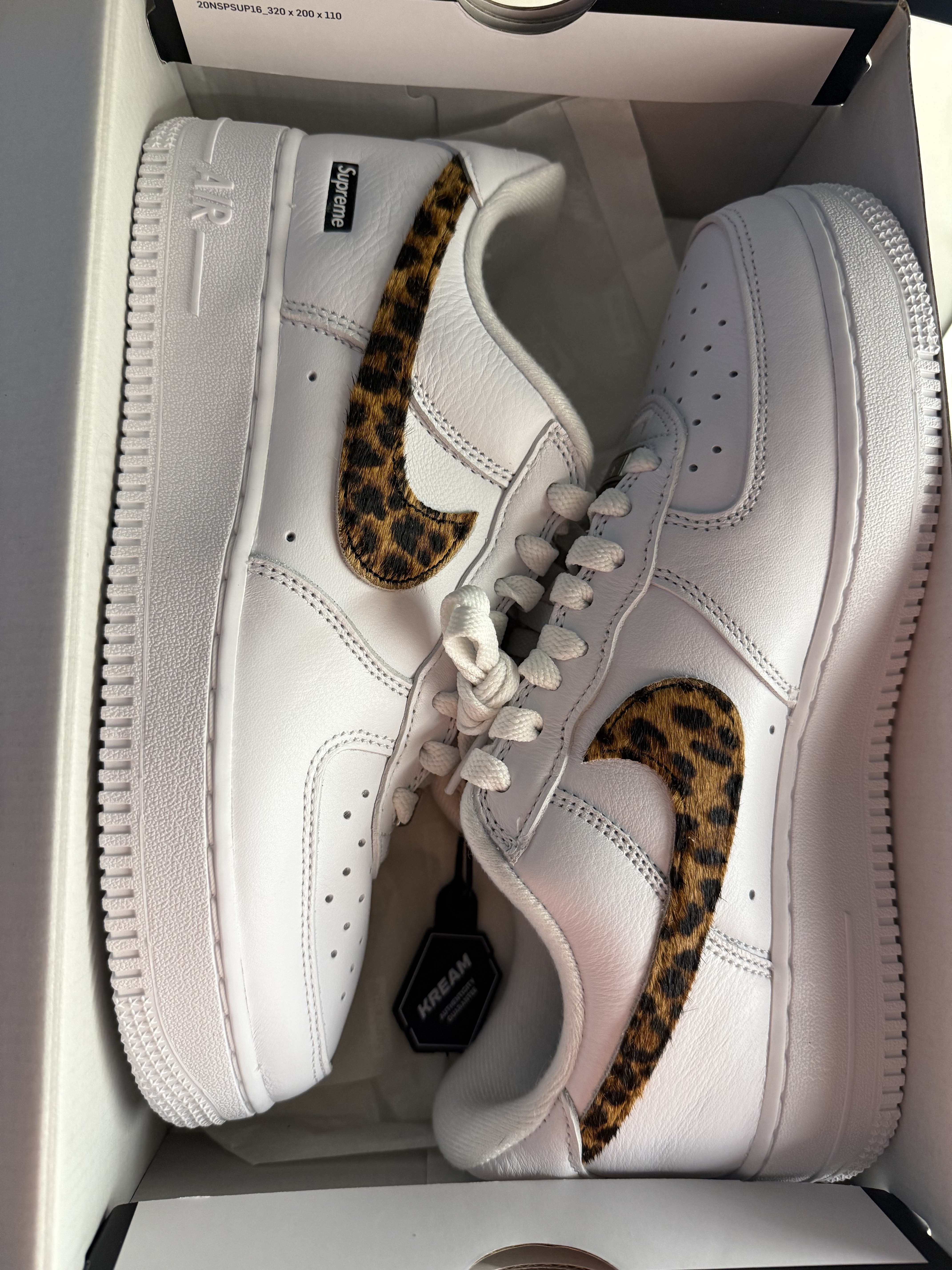 Nike x Supreme x GOODENOUGH Air Force 1 Low White - 25SS 착용 스타일 - 1