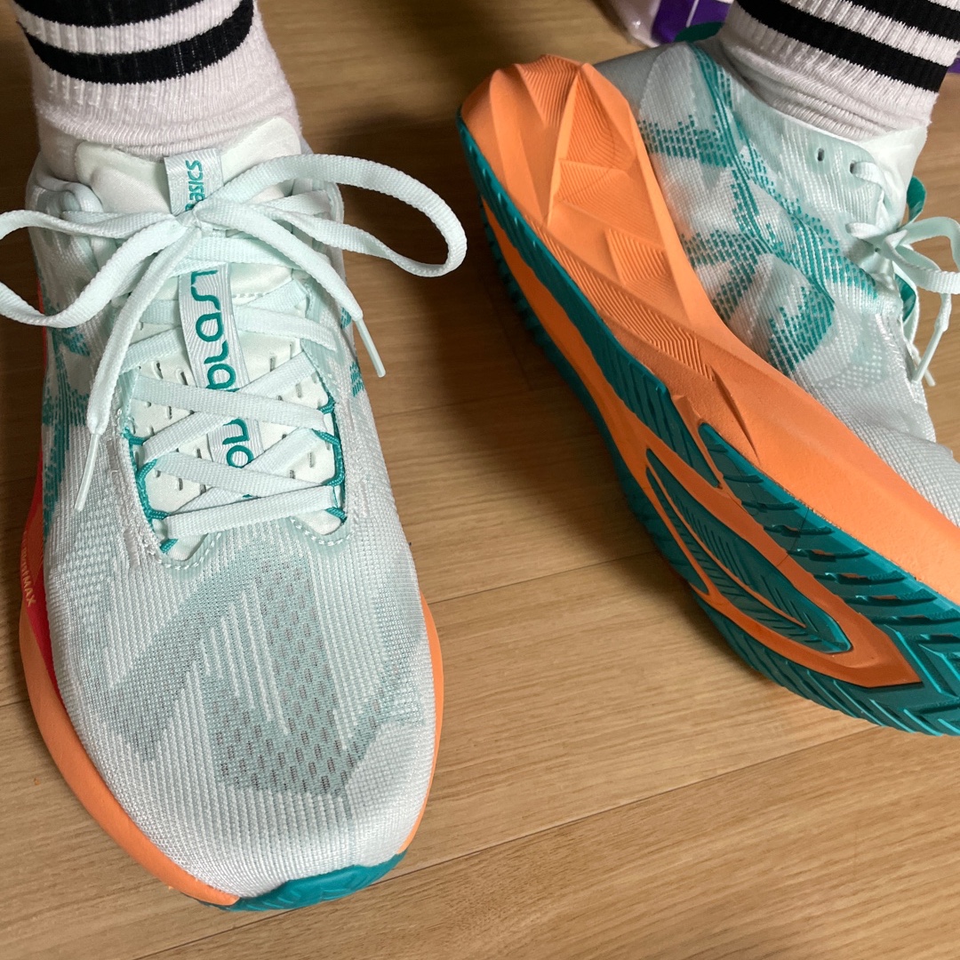 Asics Novablast 5 Soothing Sea Wave Teal 착용 스타일 - 2