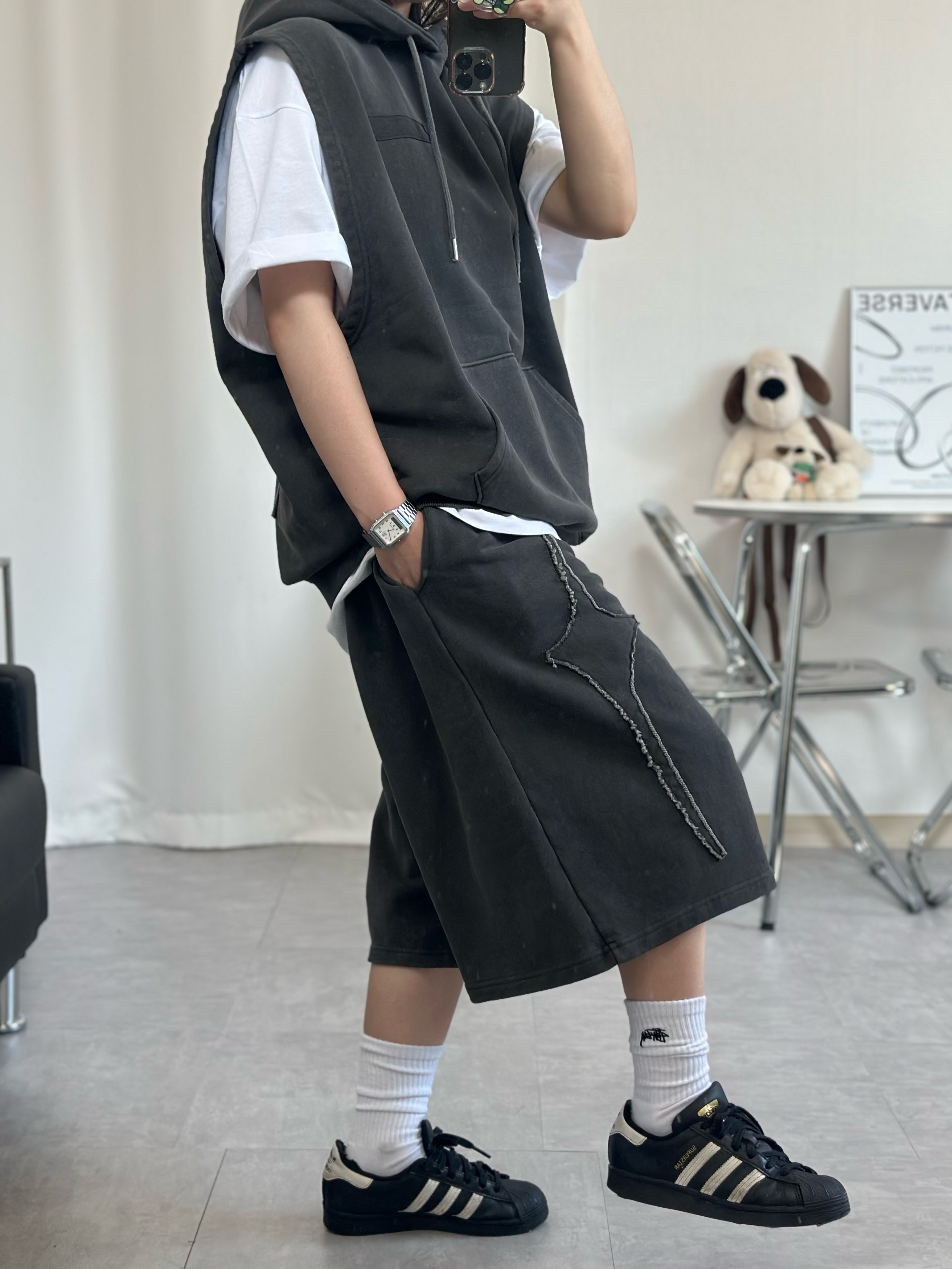 Adidas Superstar Core Black White, Stussy Small Stock Crew Socks White (3 Pack) 착용 스타일 - 1