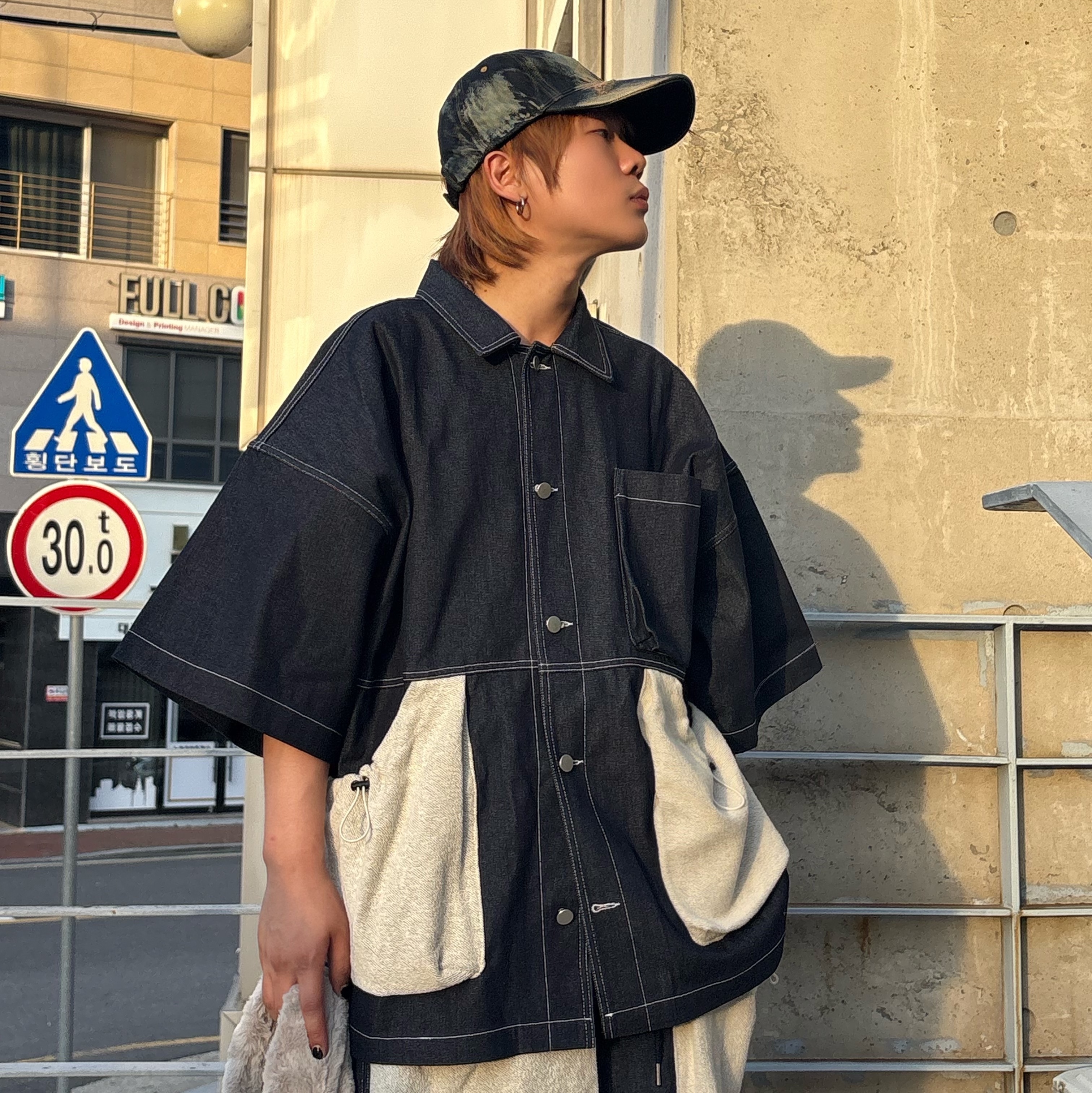 Nike NSW Faux Fur Tote Bag Light Iron Ore, PACOSPLY Garage Denim Cap Navy 착용 스타일 - 2
