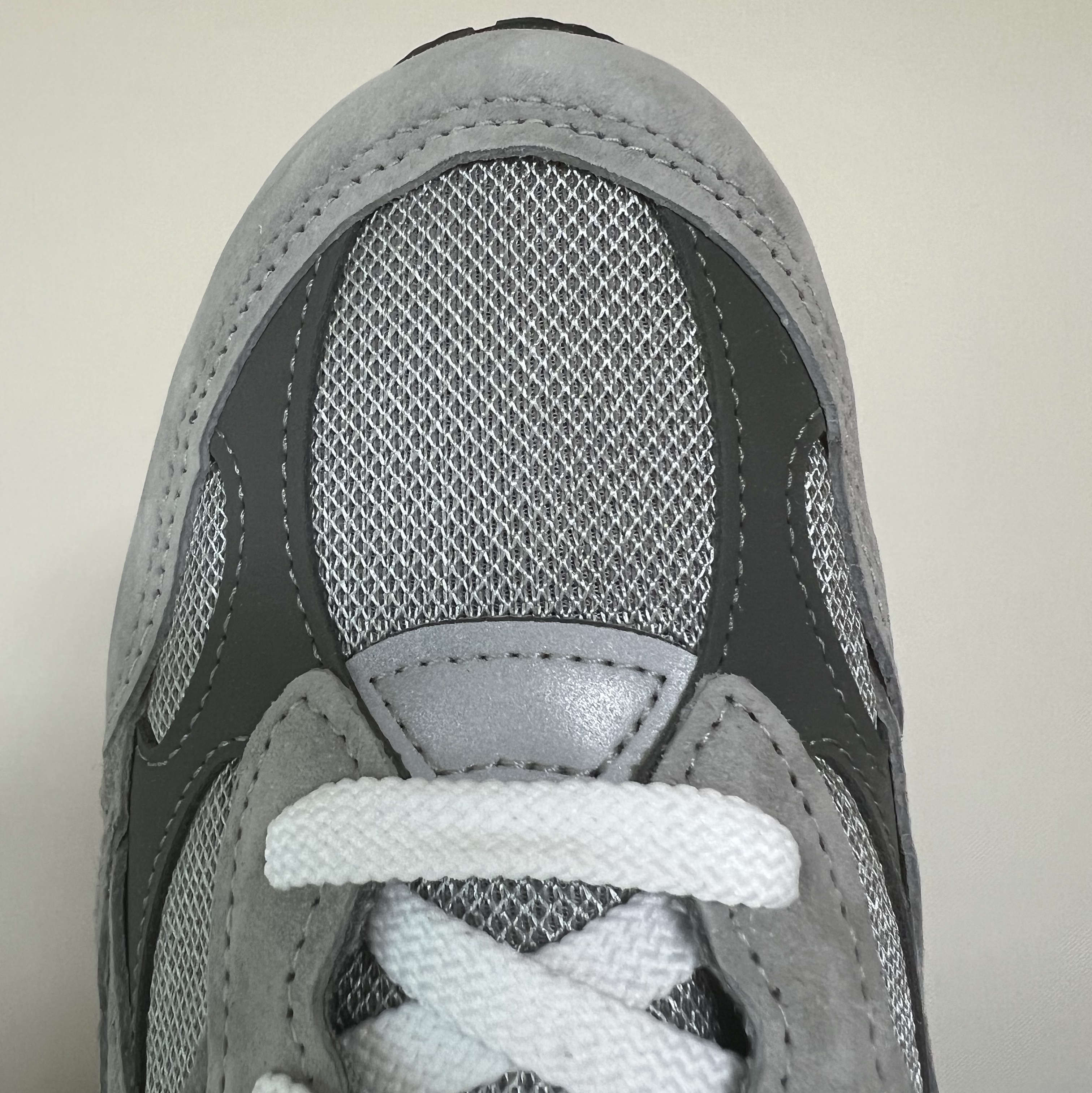 New Balance 992 Made in USA Core Grey Silver Metallic 착용 스타일 - 4
