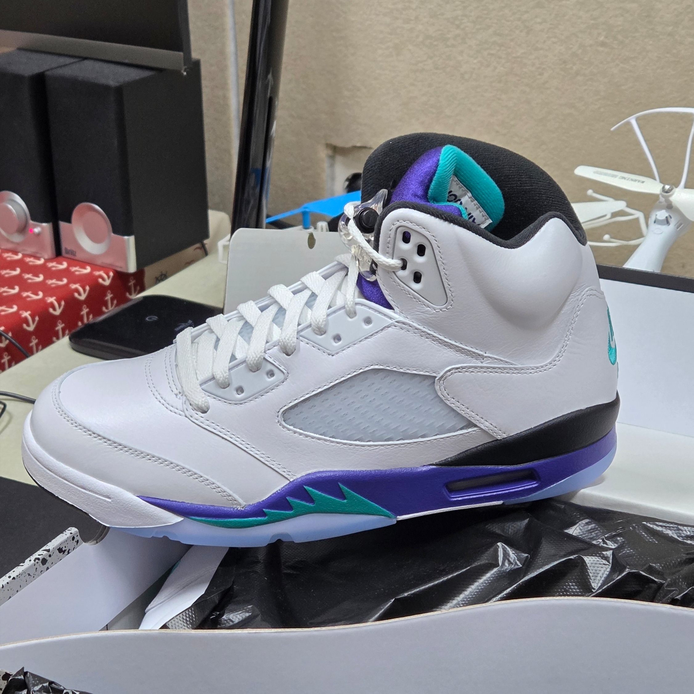 Jordan 5 Retro Grape 2025 착용 스타일
