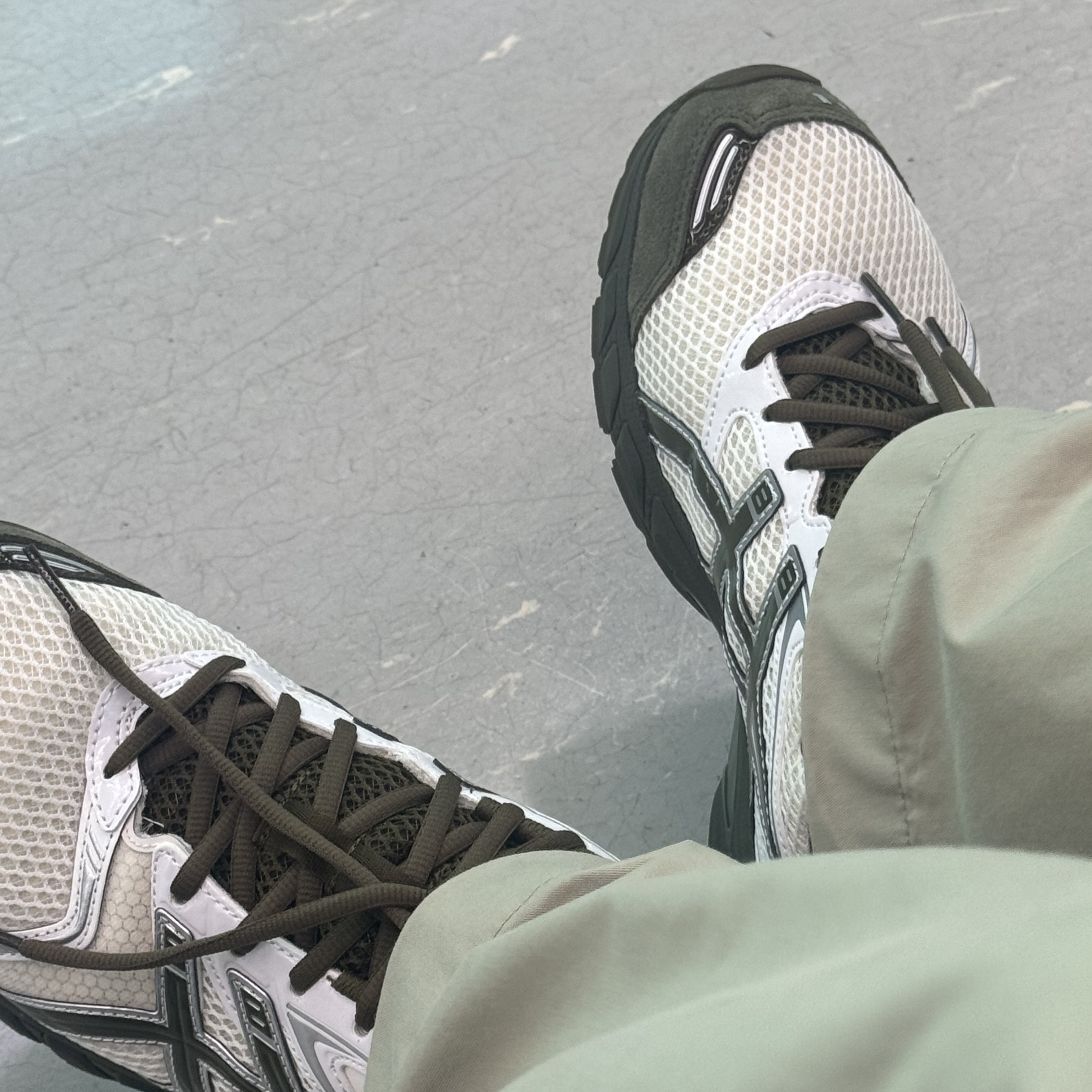 Asics x Temptation Vacation Gel-DS Trainer 14 Cream Olive Canvas 착용 스타일 - 1