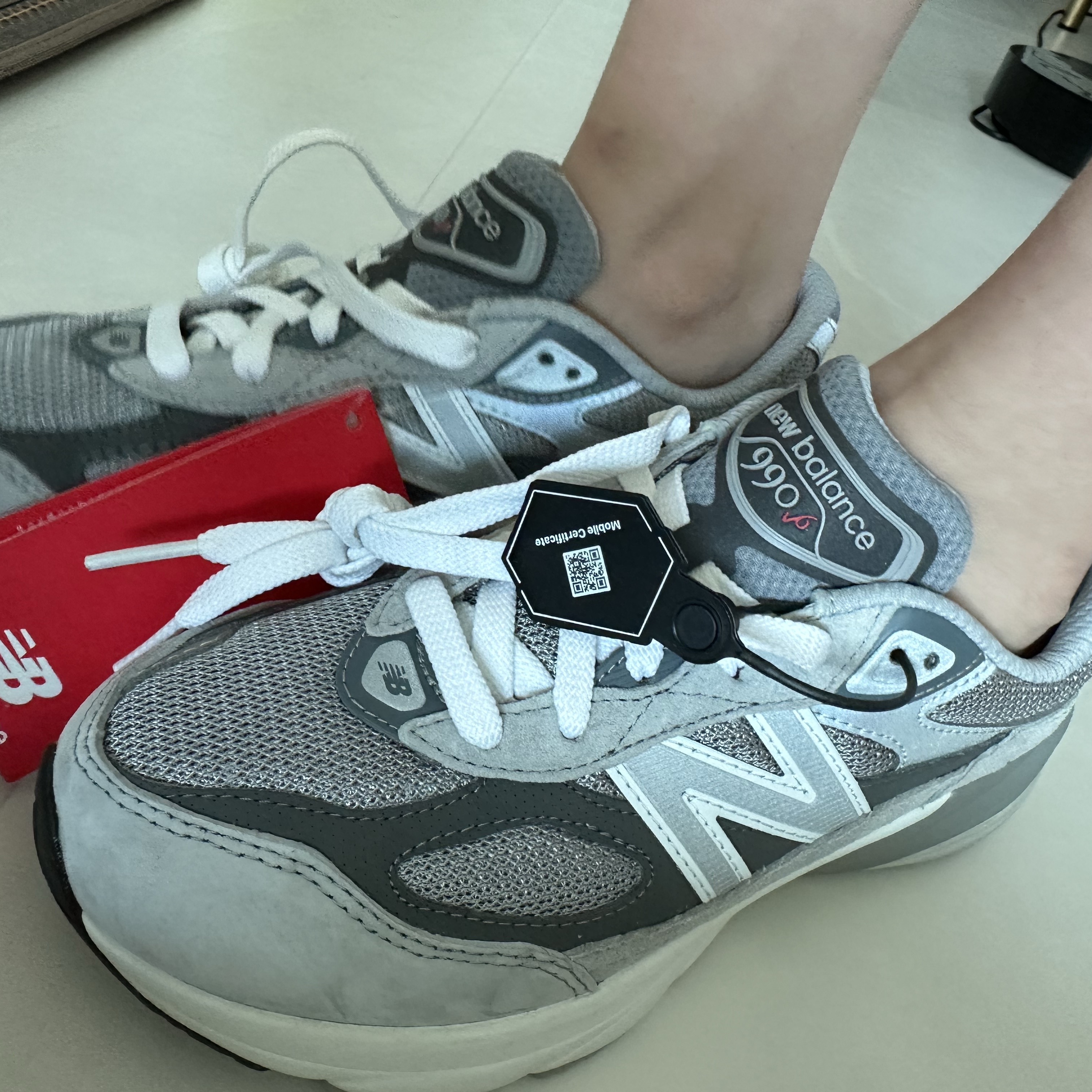 (GS) New Balance 990v6 Gray - M Medium 착용 스타일