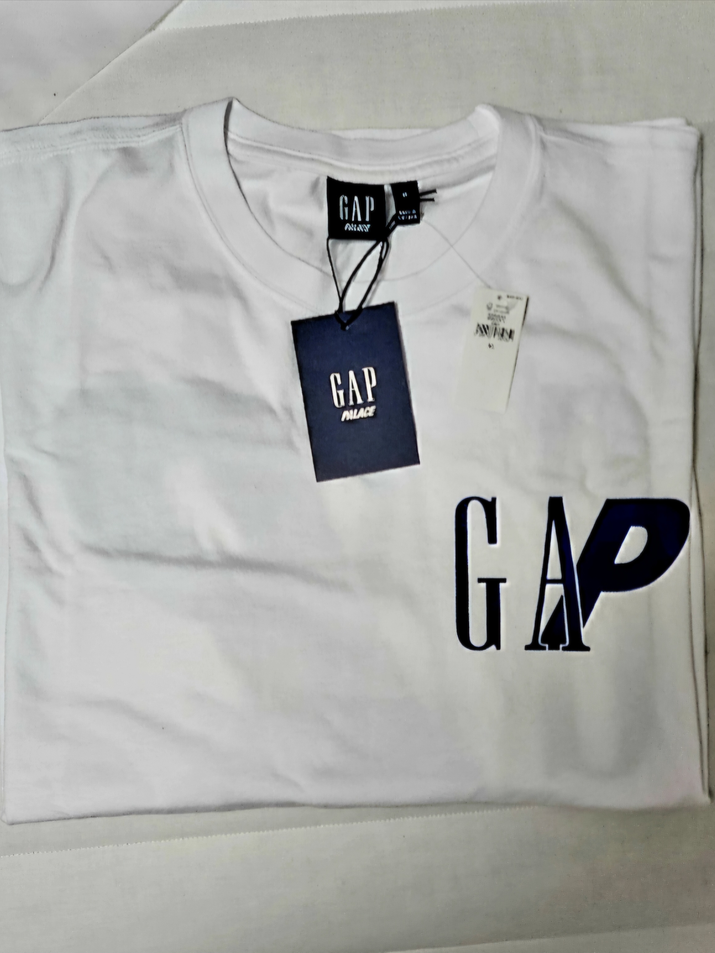 Palace x Gap T-Shirt White - 24SS 착용 스타일 - 2