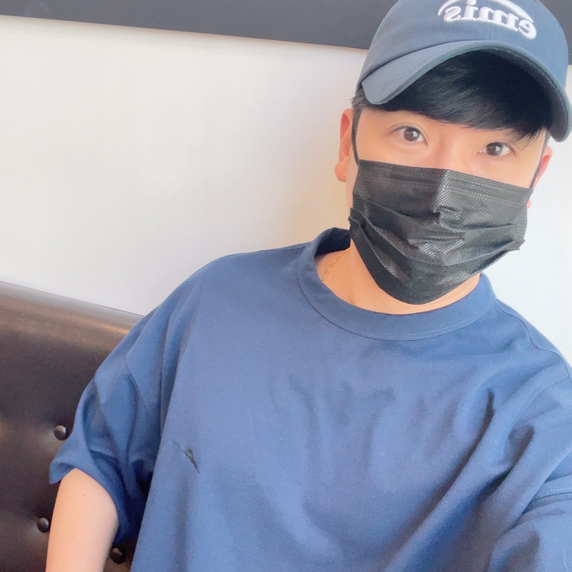 Emis New Logo Emis Cap Navy 착용 스타일 - 1