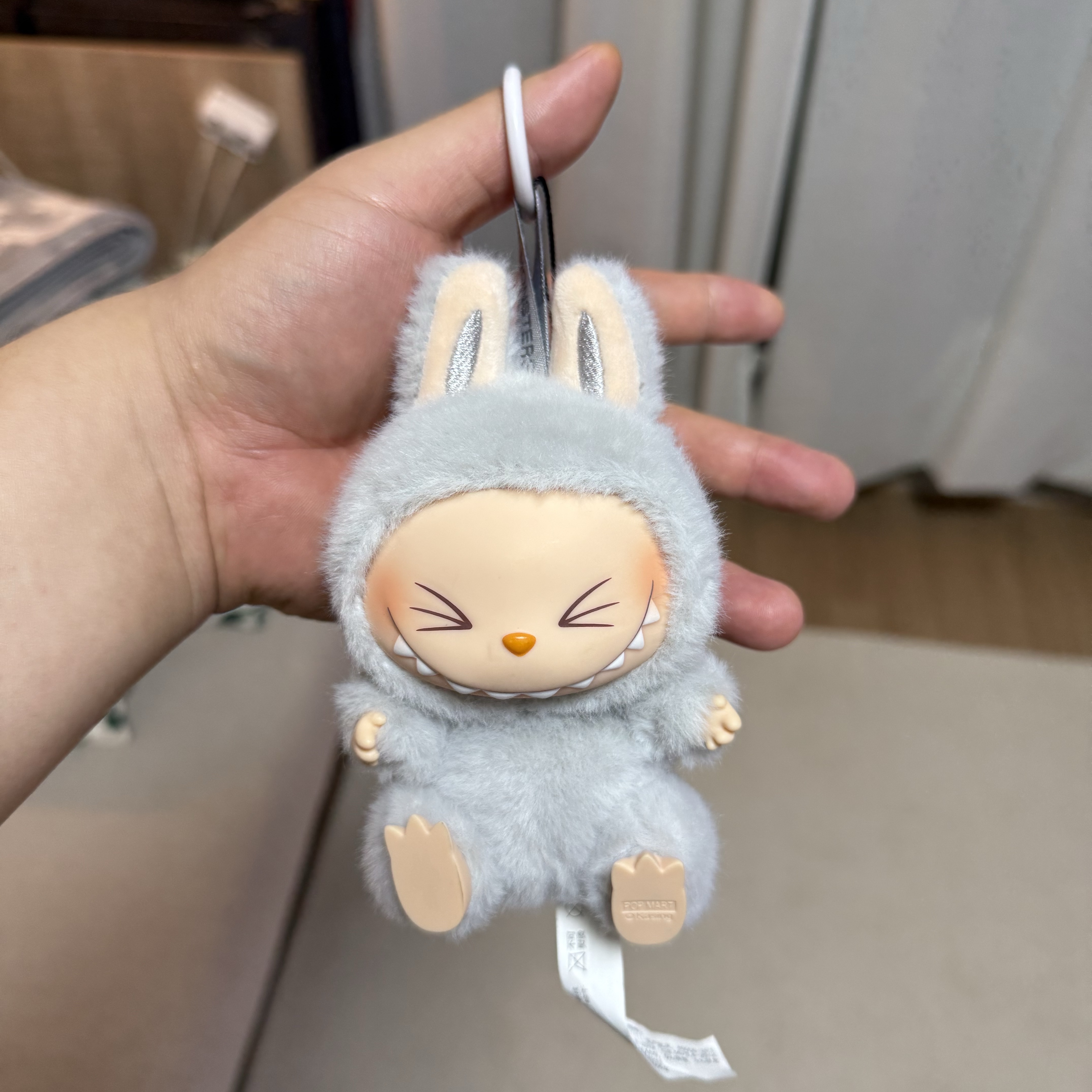 Pop Mart Labubu Let's Play Together Doll Series Hehe Keyring (Opened Case) 착용 스타일