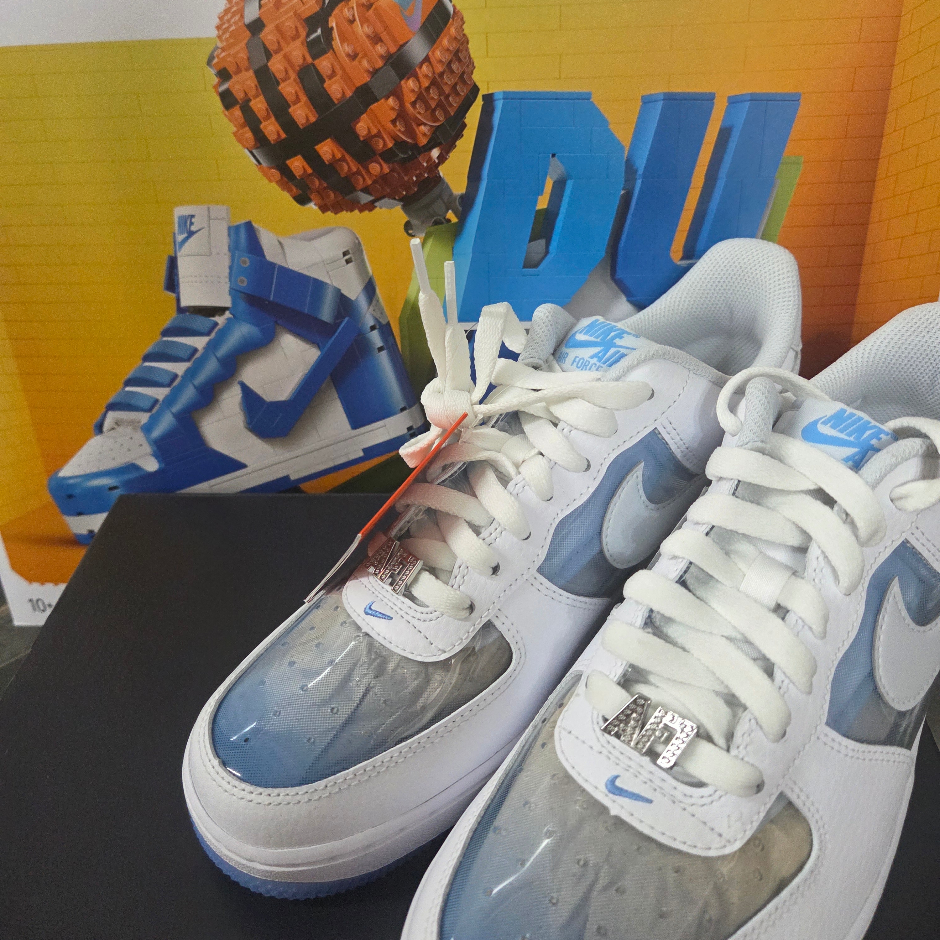 Nike Air Force 1 White and University Blue, Lego x Nike Dunk Set 착용 스타일