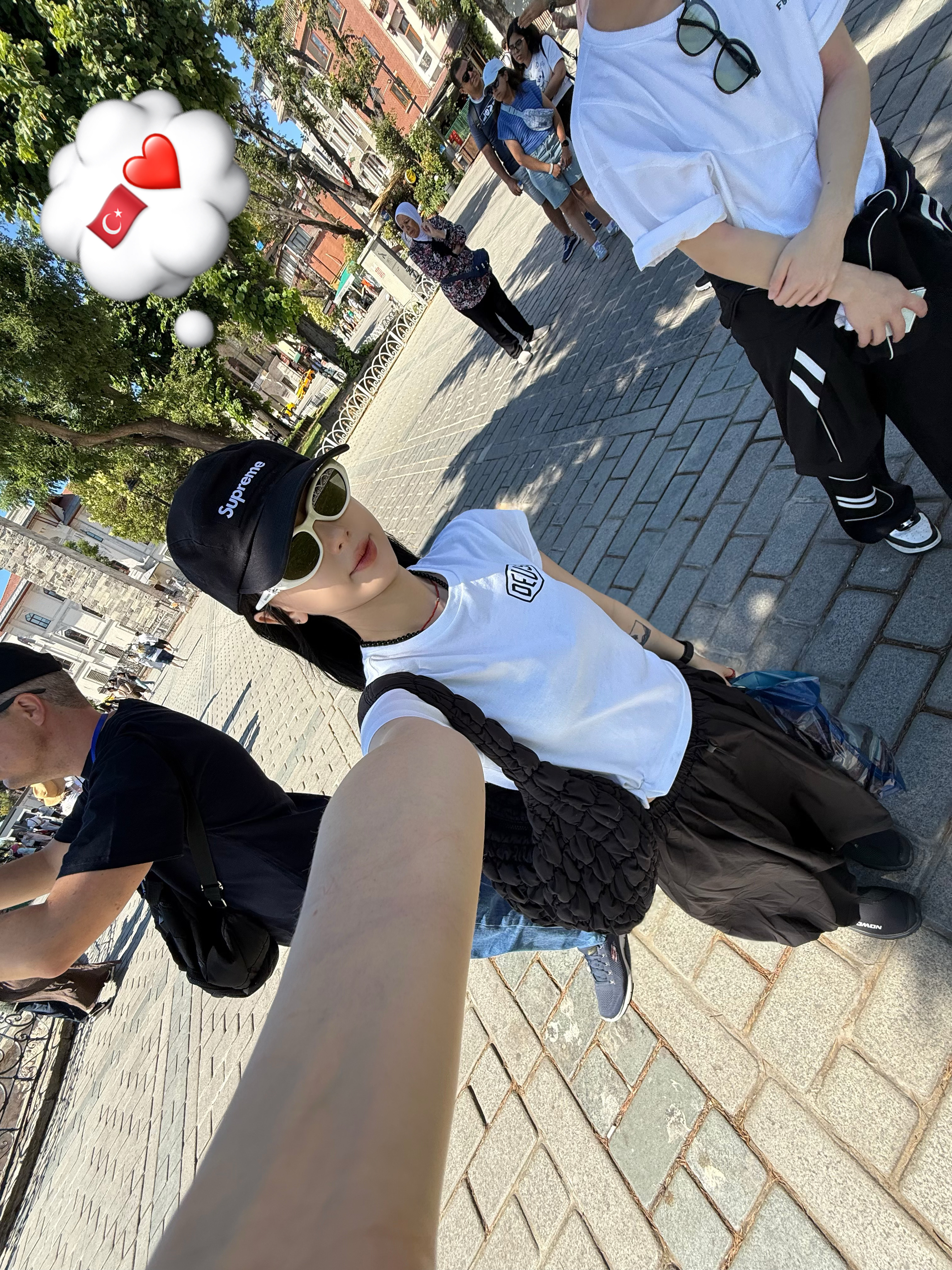 (Kids) Deus Ex Machina College Seoul T-Shirt White, Salomon Rx Slide 3.0 Black 착용 스타일
