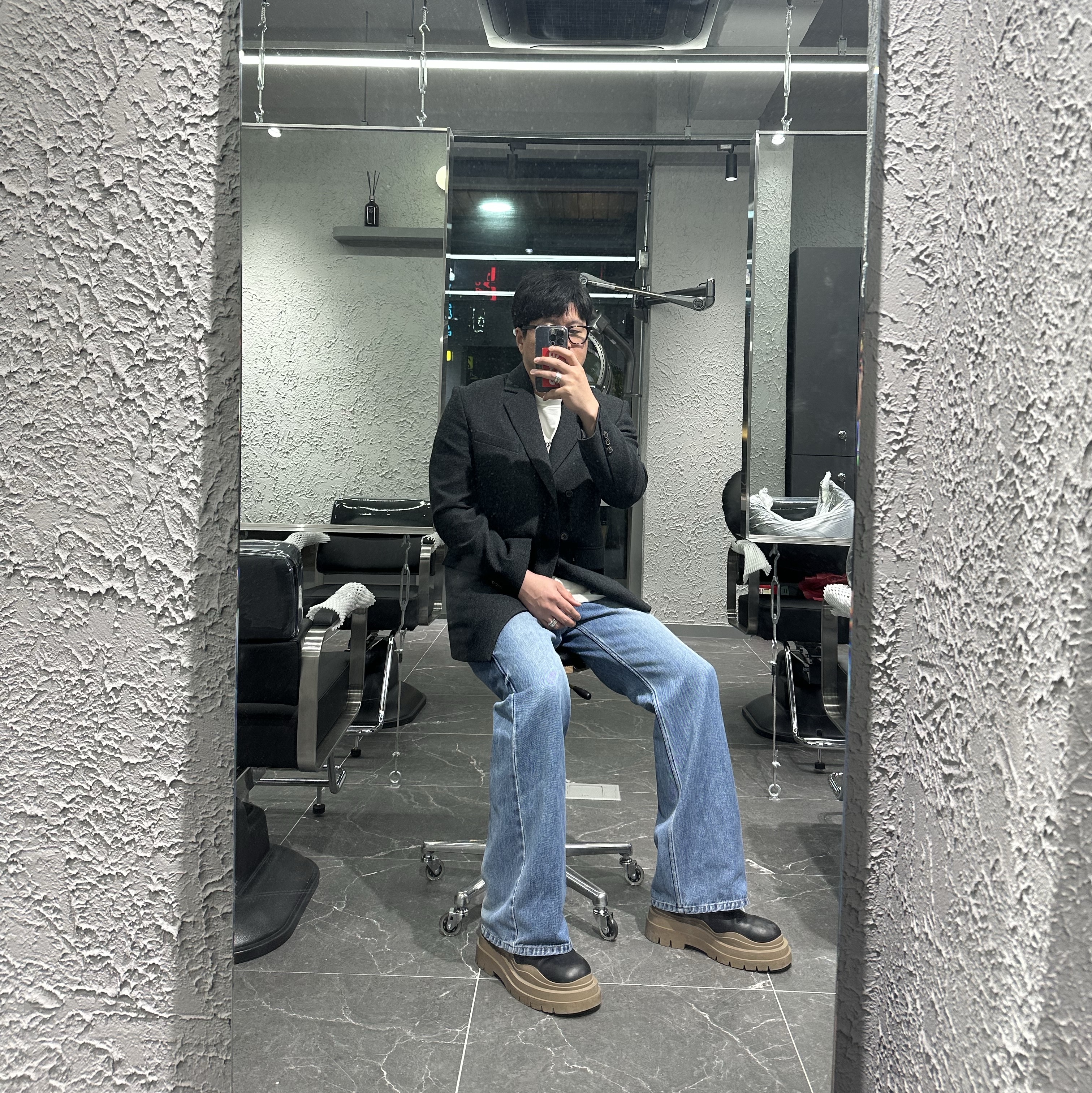 Bottega Veneta Tire Chelsea Boot Black Jute, Gentle Monster x Maison Margiela MM010 Clear Black 착용 스타일