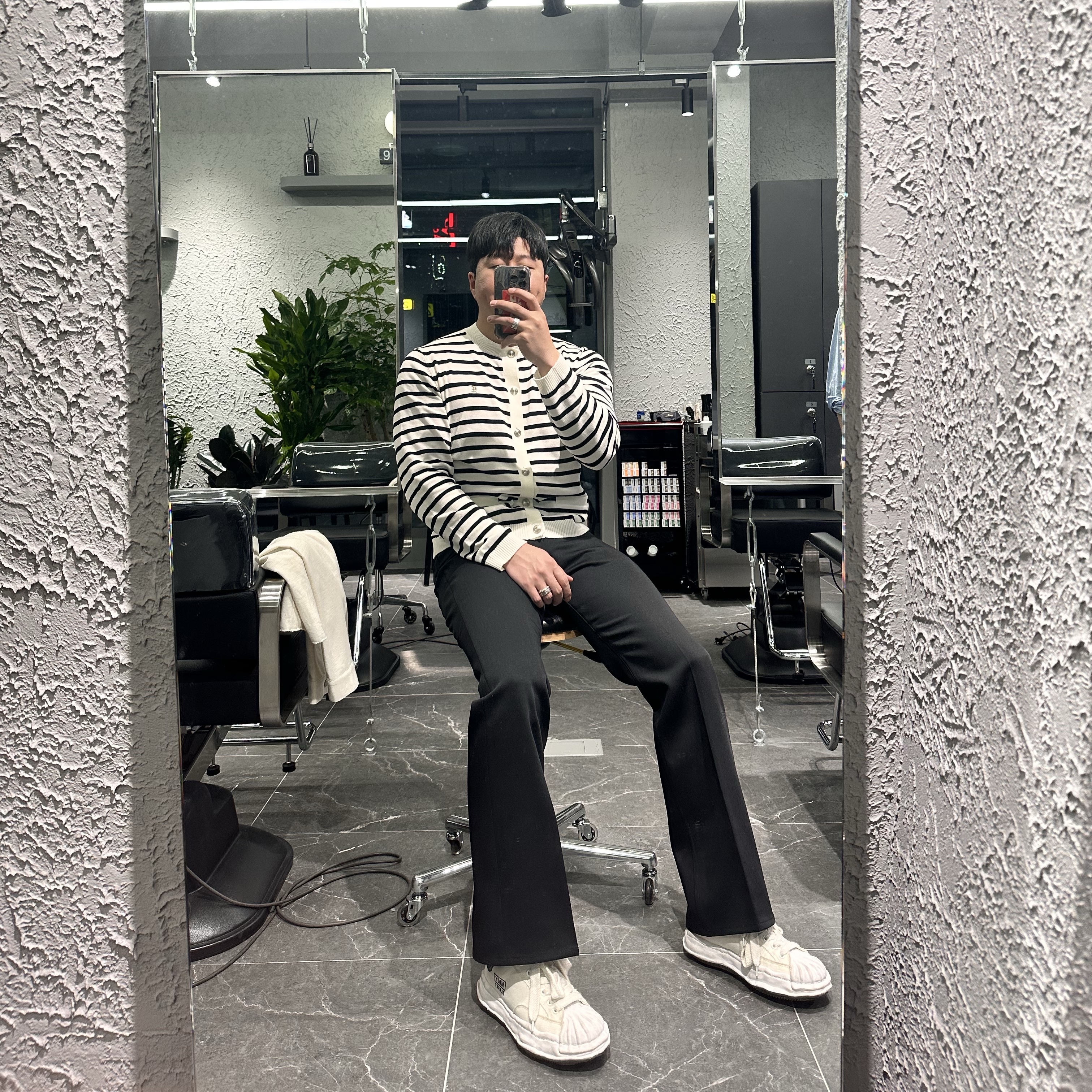 Maison Mihara Yasuhiro Blakey OG Sole Canvas Low-top Sneakers White 착용 스타일 - 3