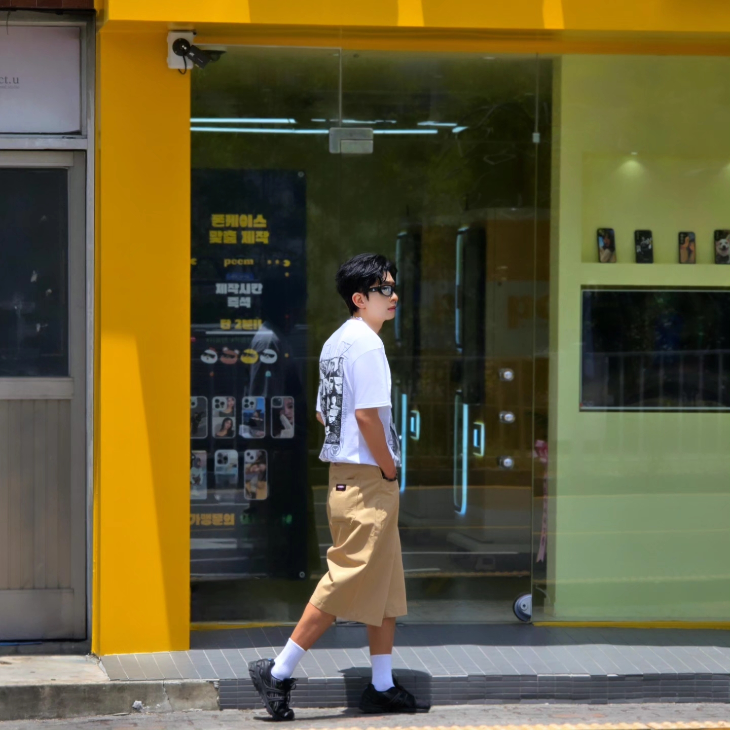 Stussy x Goldie Metalheadz 30 T-Shirt White, Asics Gel-Sonoma 15-50 Black Obsidian Grey 착용 스타일 - 9
