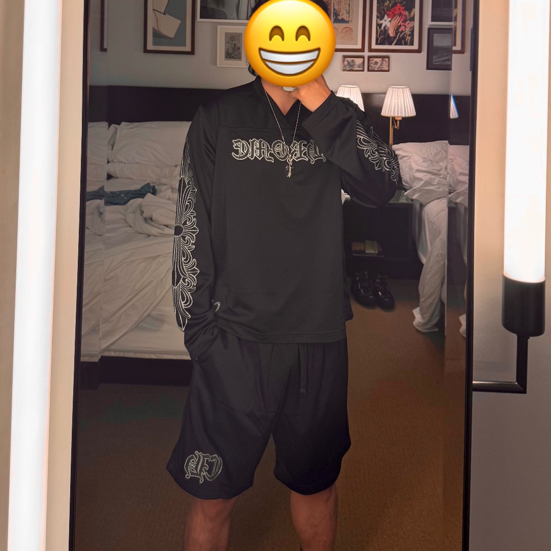 Chrome Hearts Warm Up LS Jersey Black, Chrome Hearts Mesh Varsity Shorts Black 착용 스타일 - 1
