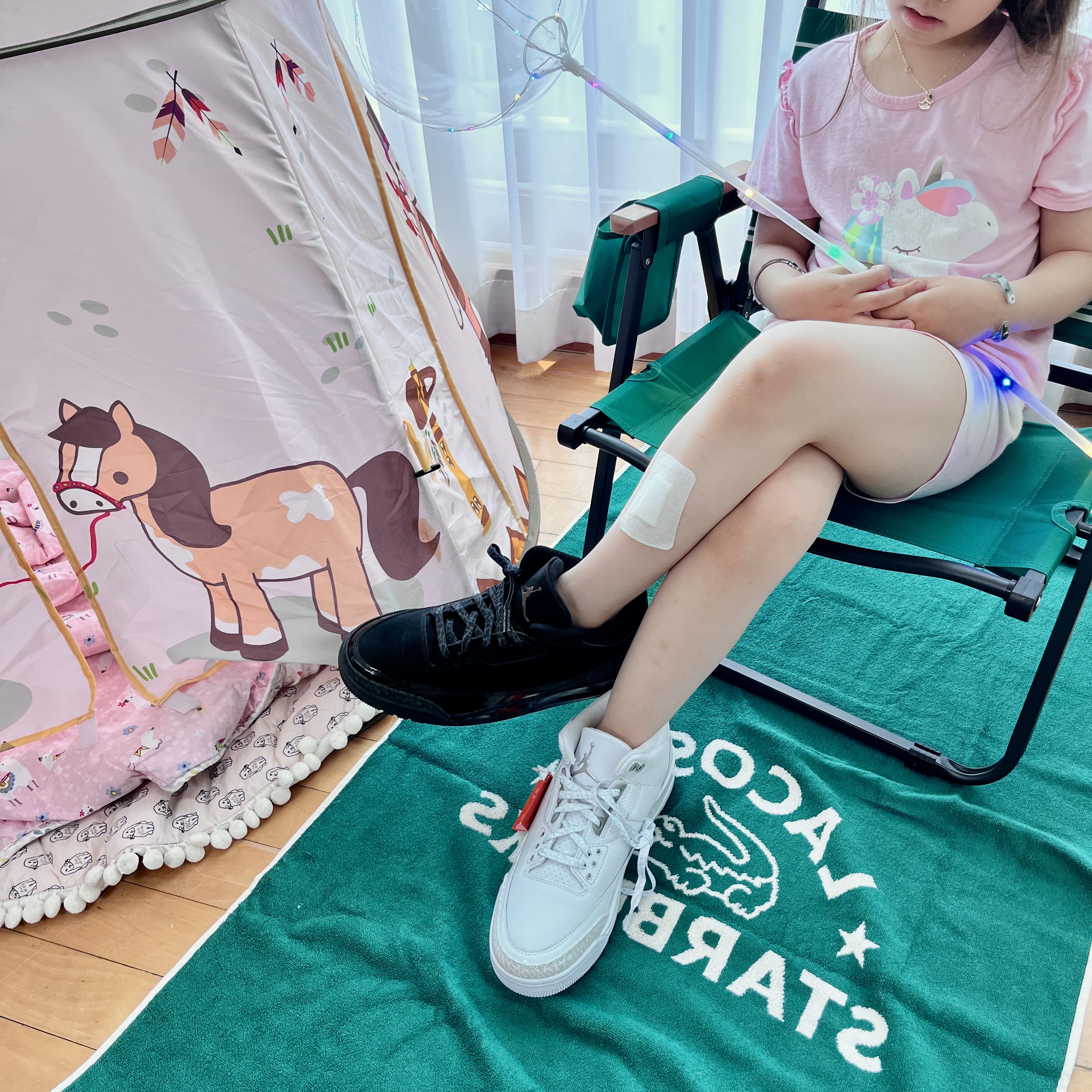 Jordan 3 Retro White and Silver, Jordan 3 Retro Black Cat 2025 착용 스타일 - 1