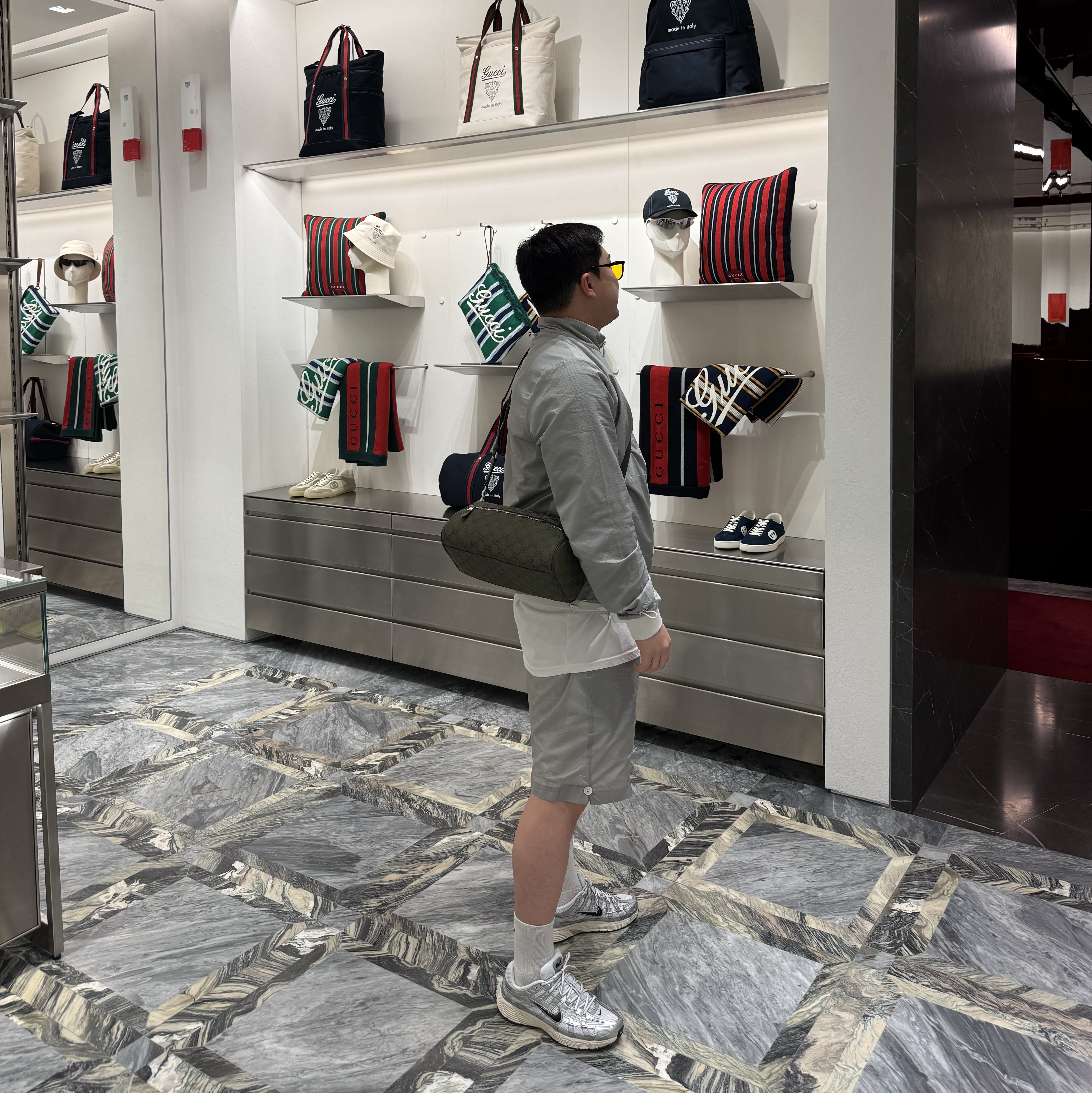 Gucci GG Canvas Small Boston Bag Forest Green, Nike P-6000 White Metallic Silver 착용 스타일