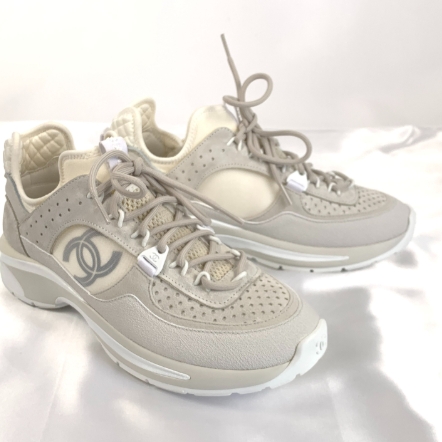 (W) Chanel Sneakers Fabric Suede Calfskin Mesh & White 착용 스타일 - 2