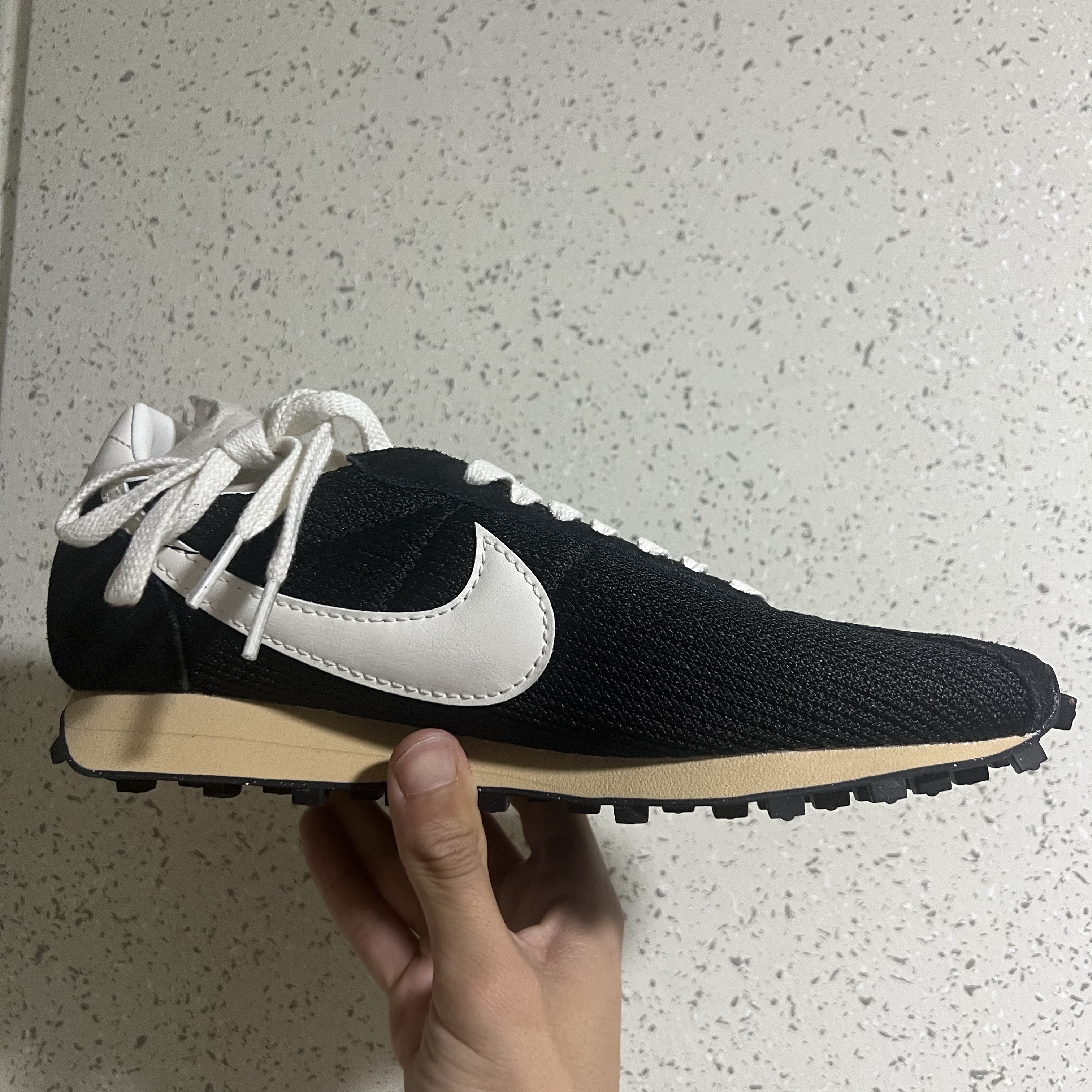 Nike LD-1000 SP Black and Sail 착용 스타일 - 3