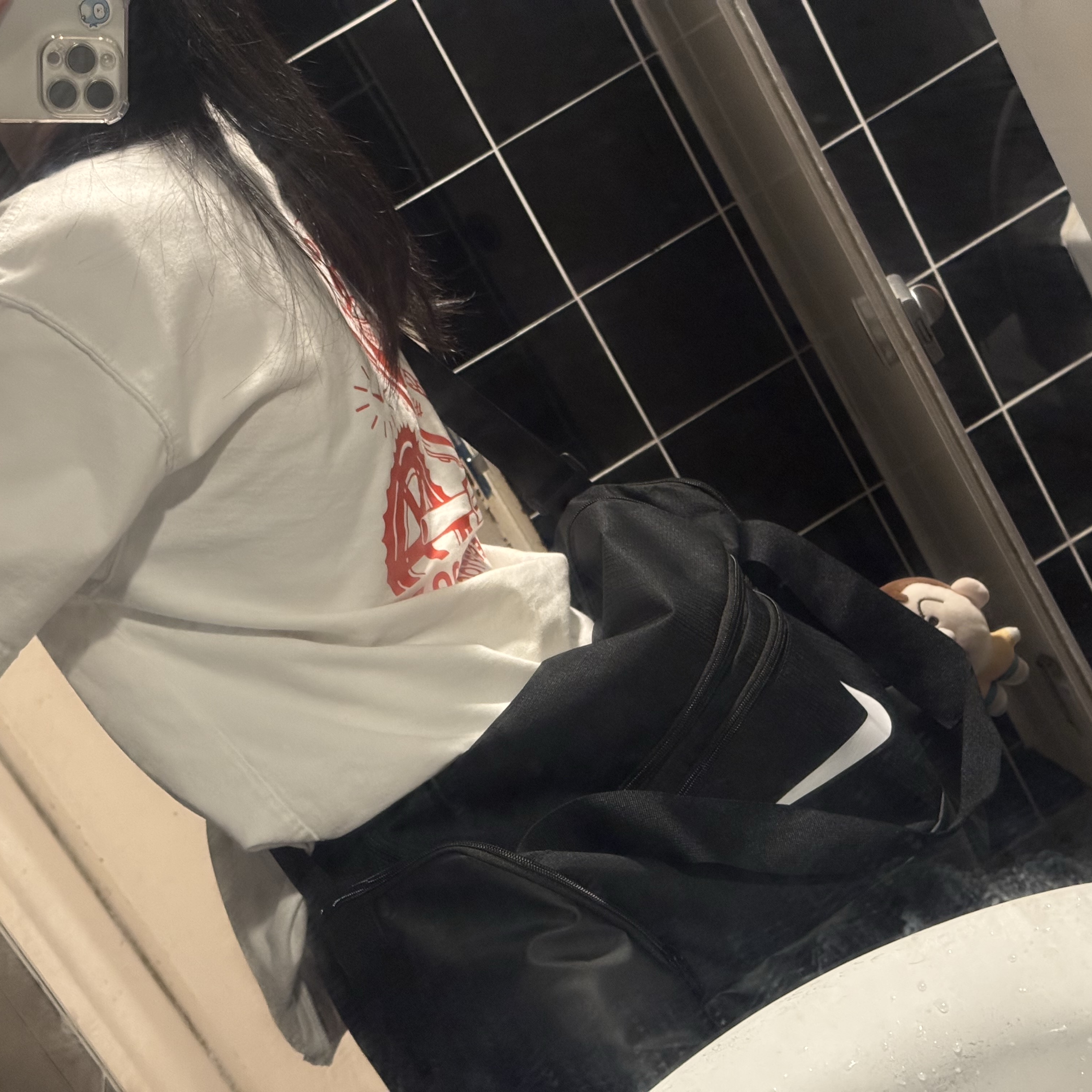 Nike Brasilia 9.5 Training Duffle Bag Small 41L Black, Nike Air Force 1 '07 Low White 착용 스타일 - 1
