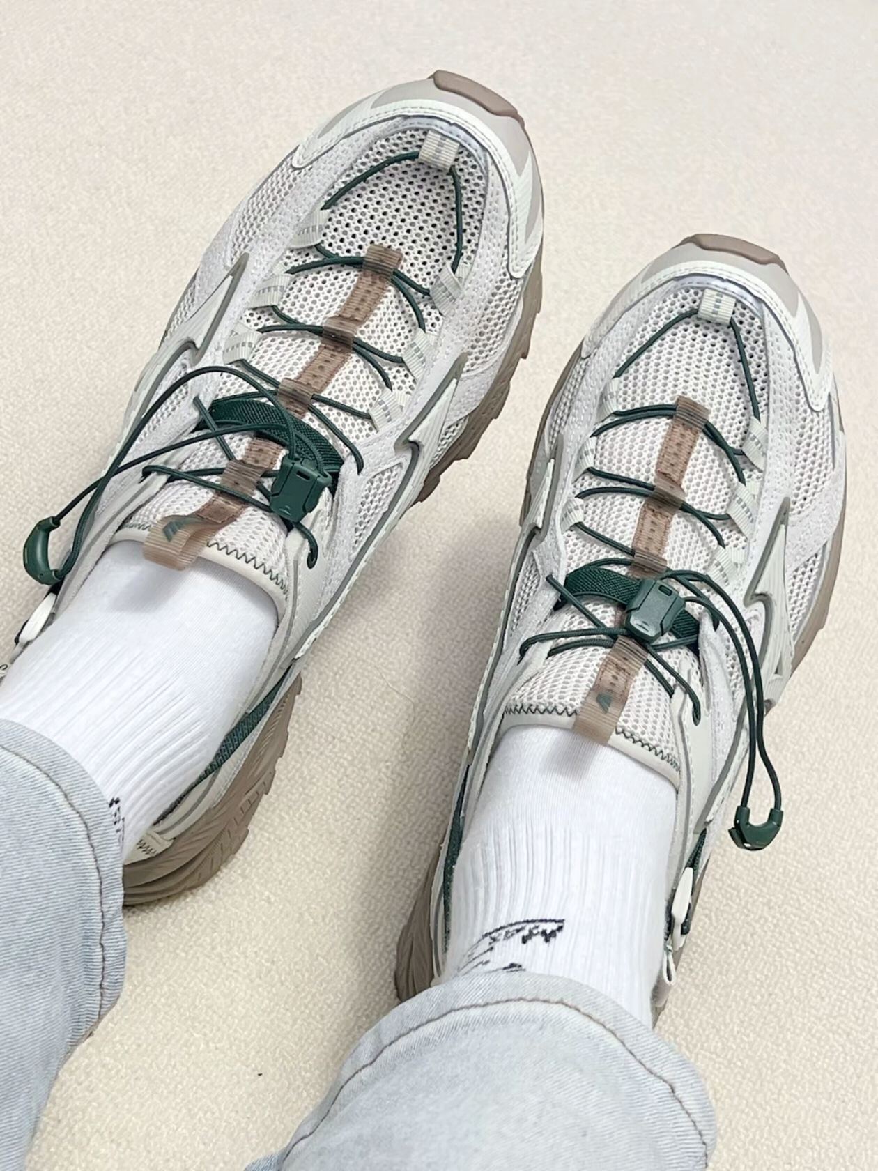 Mizuno Racer Trail SE Beige Green 착용 스타일