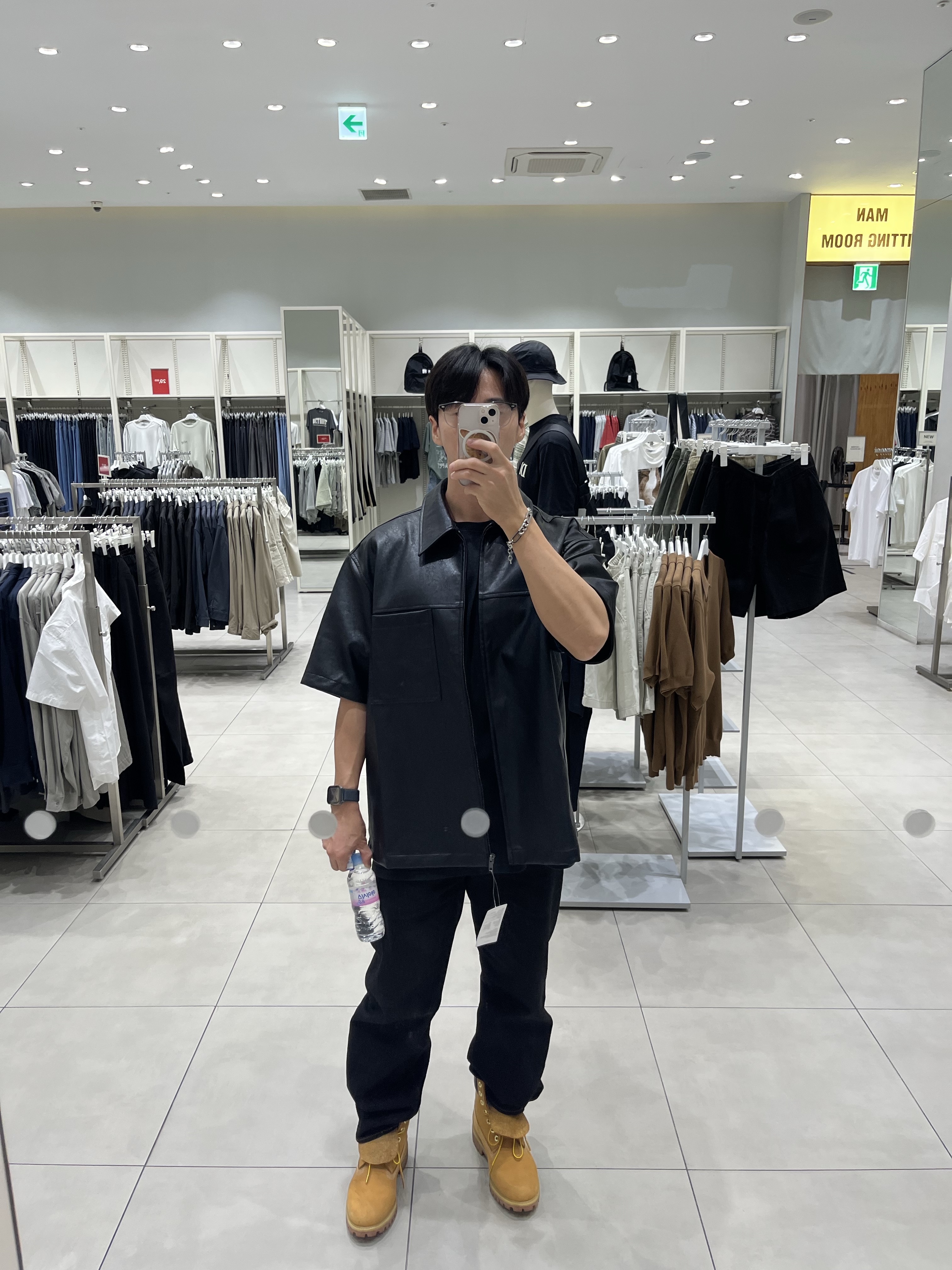 Stussy x Levi's Crispy Rinse 568 Jean Black, Timberland Premium 6 inch Waterproof Boot Wheat Nubuck - Wide 착용 스타일