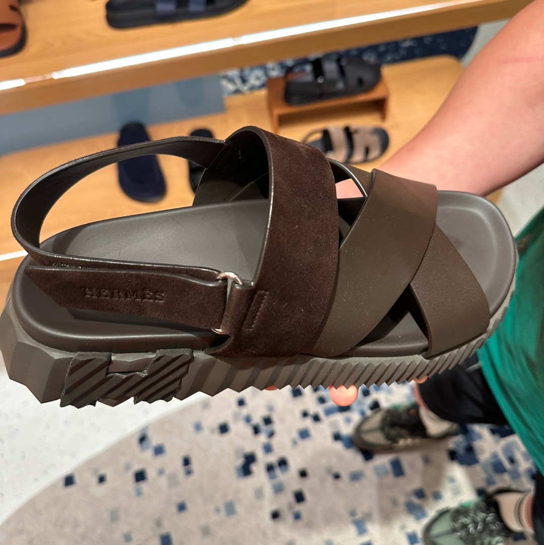 Hermes Electric Sandal Calfskin & Noir 착용 스타일