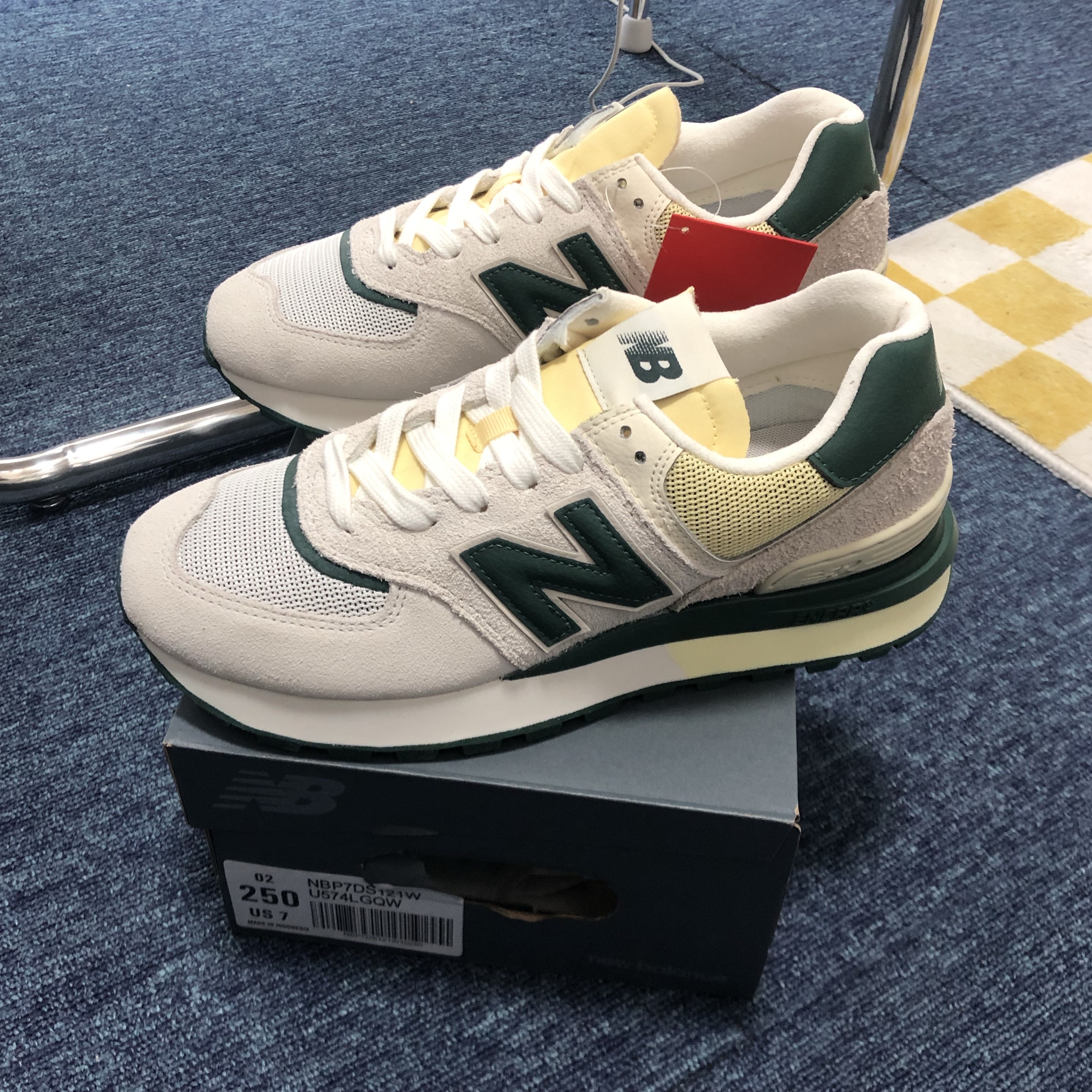 New Balance 574 Legacy White Green 착용 스타일