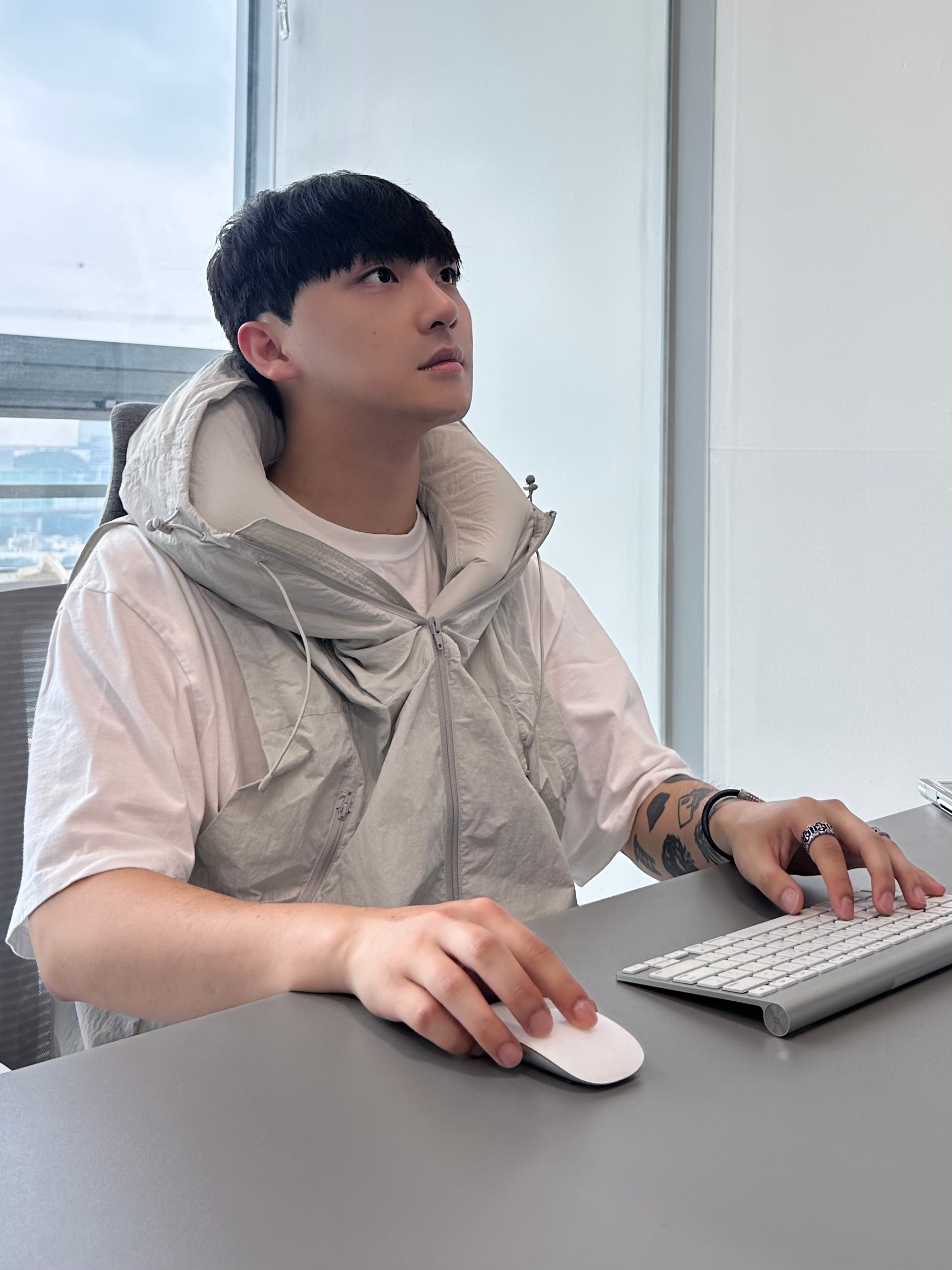 keek Pillowdy Utility Nylon Vest Gray 착용 스타일 - 3