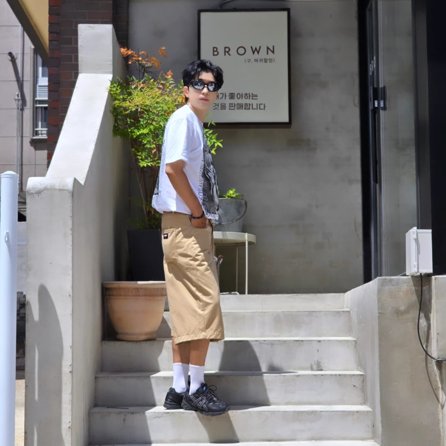 Stussy x Goldie Metalheadz 30 T-Shirt White, Asics Gel-Sonoma 15-50 Black Obsidian Grey 착용 스타일 - 2